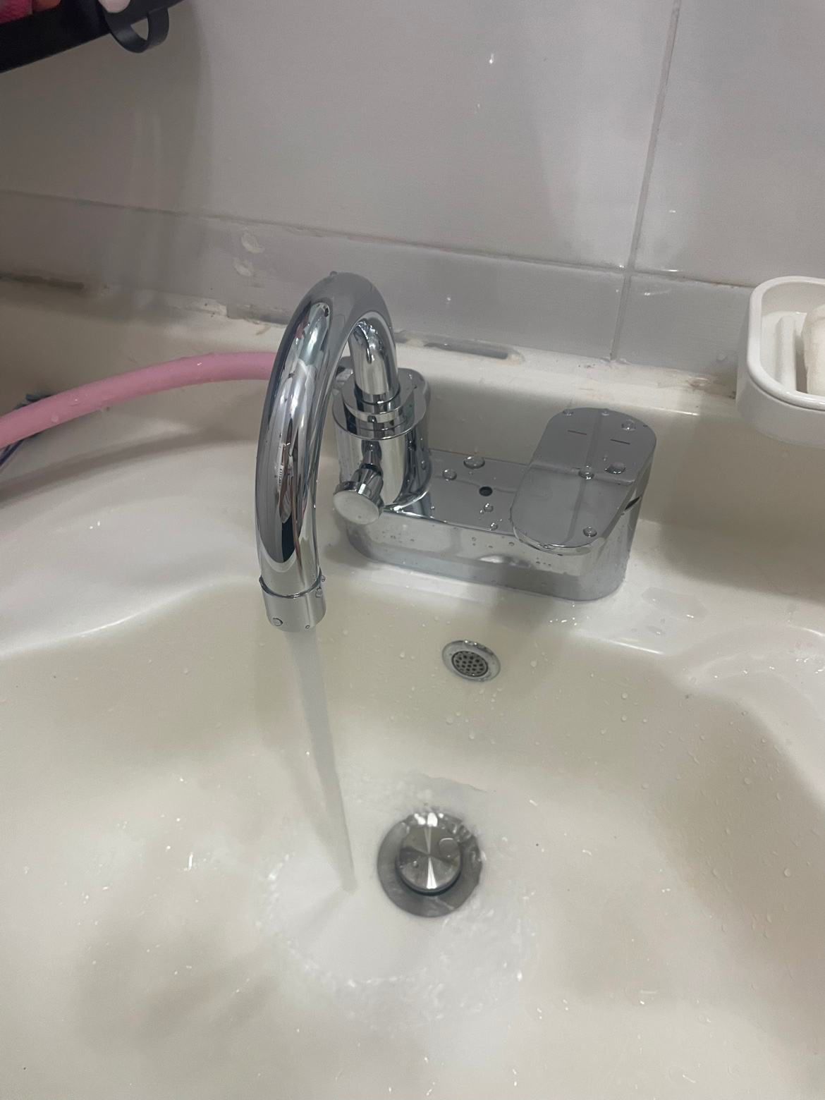 직접 세면대 수전, 현관문 손잡이 교체완료!