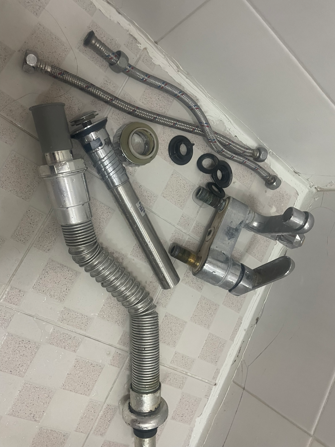 직접 세면대 수전, 현관문 손잡이 교체완료!