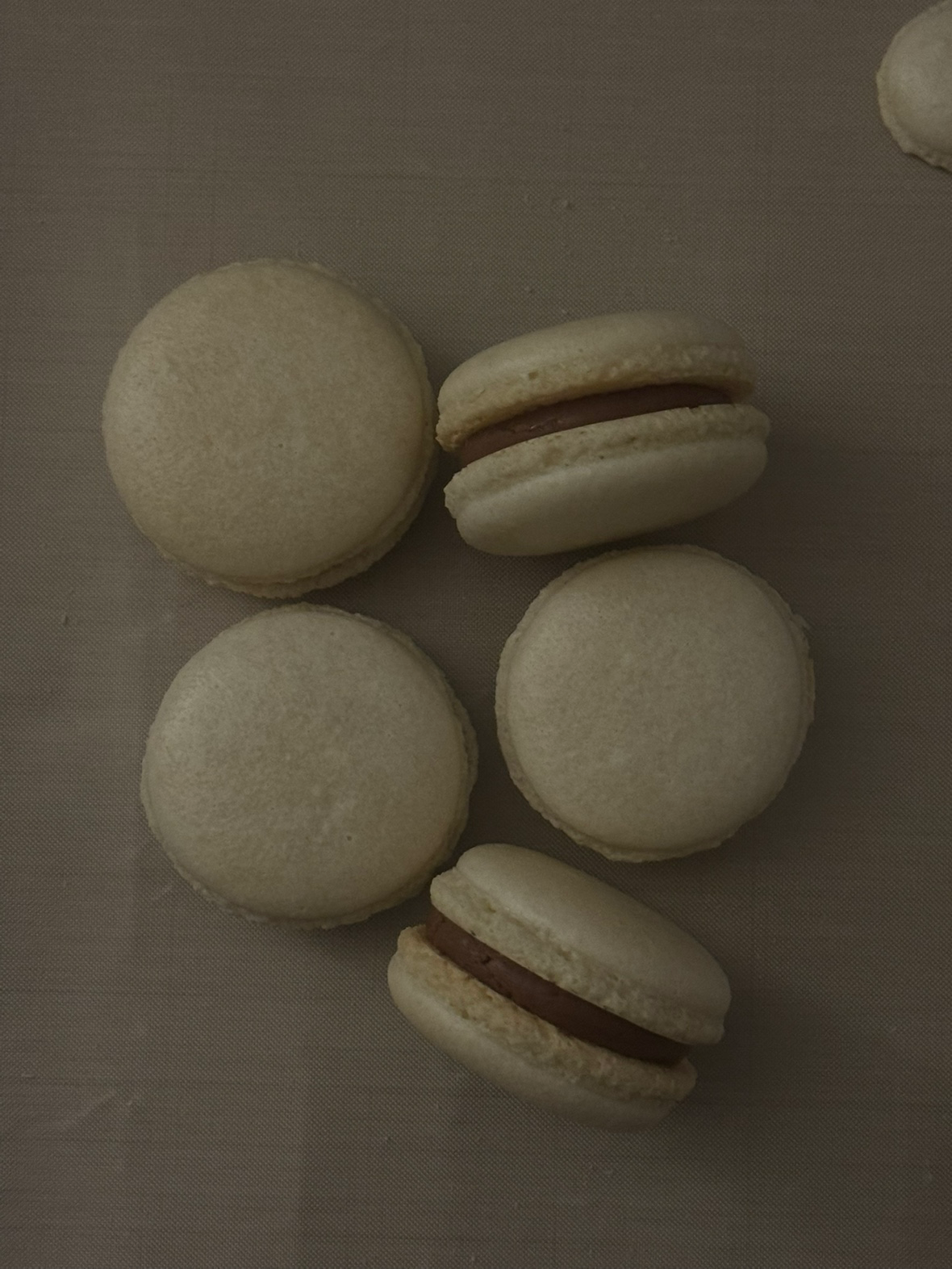 요즘 마카롱을 도전하고 있습니다! 꼬끄도, 크림도 아직 어려지만 성공하고 싶어요😊