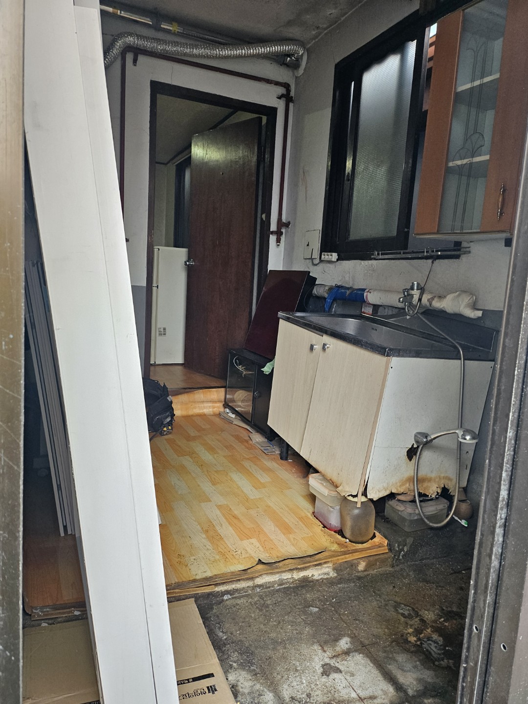 취약계층 집수리 봉사샷 공유