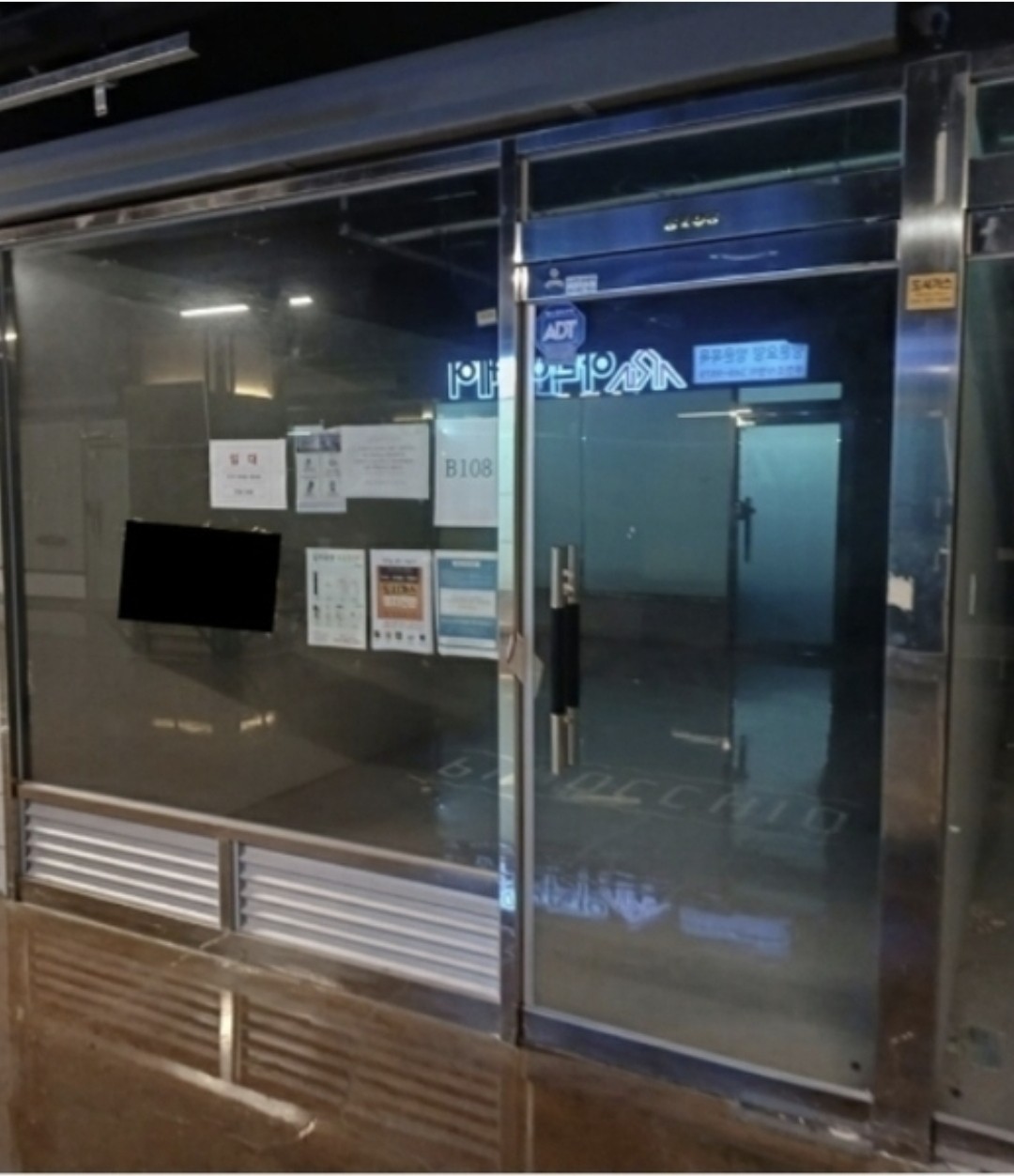 Post image 10