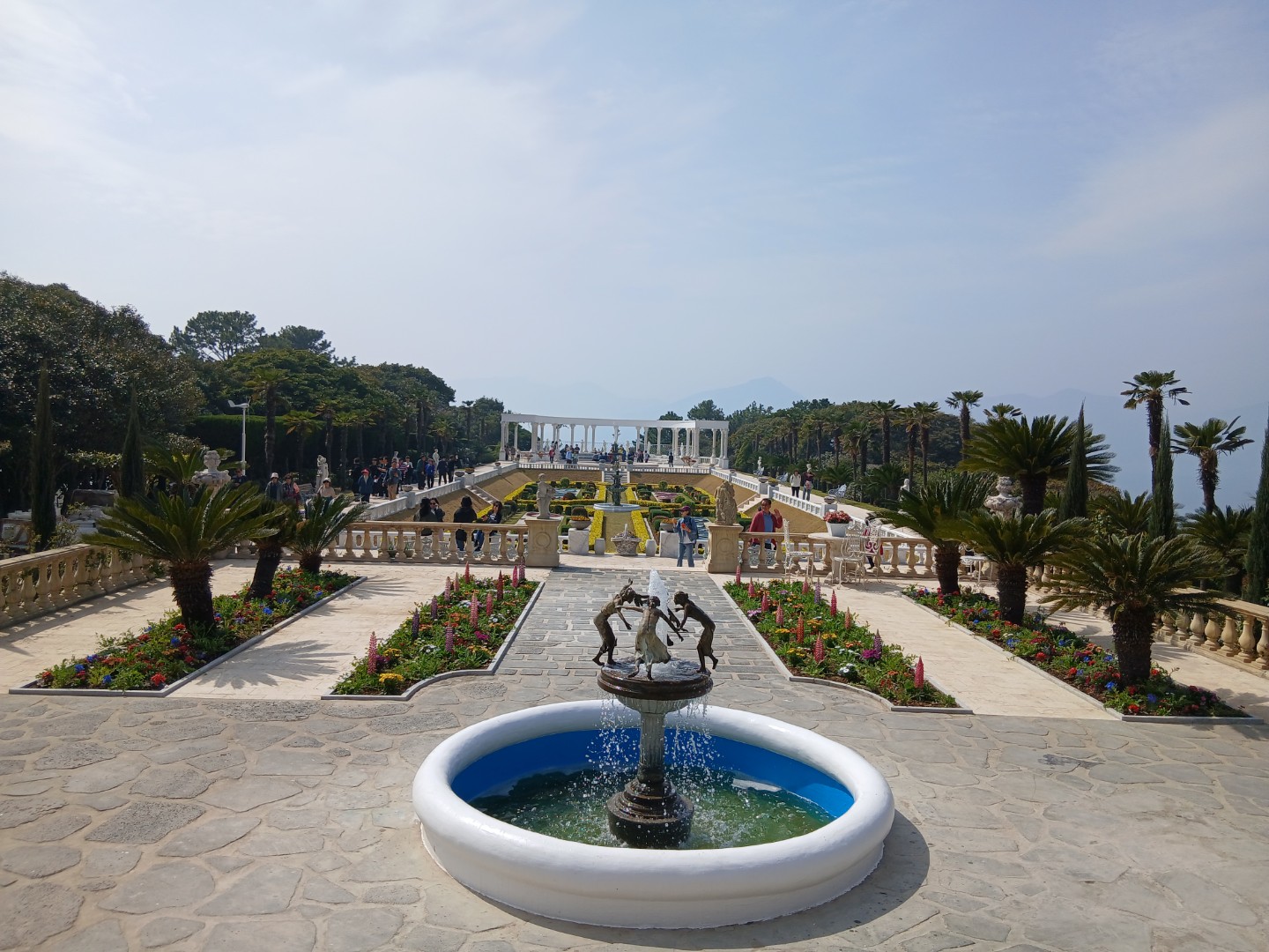 날씨 좋은 봄꽃 여행을 통한