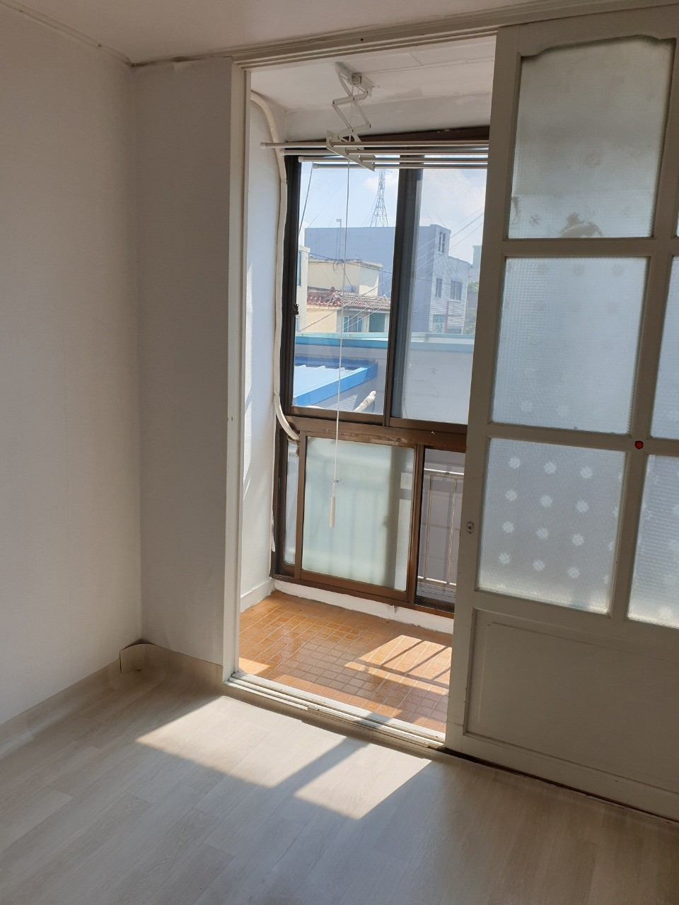 Post image 12