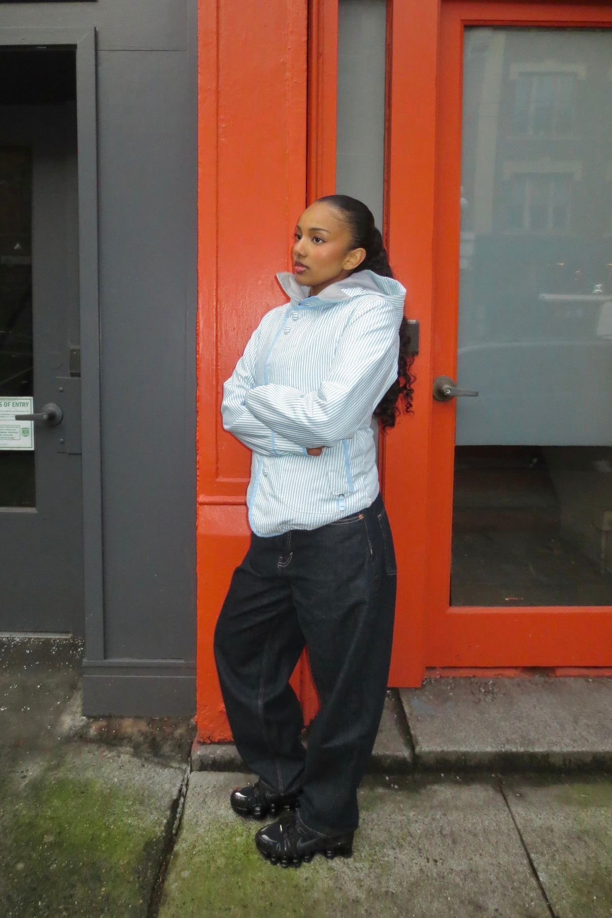 존재감 있는 힙한 운동화를 찾는다면 ..