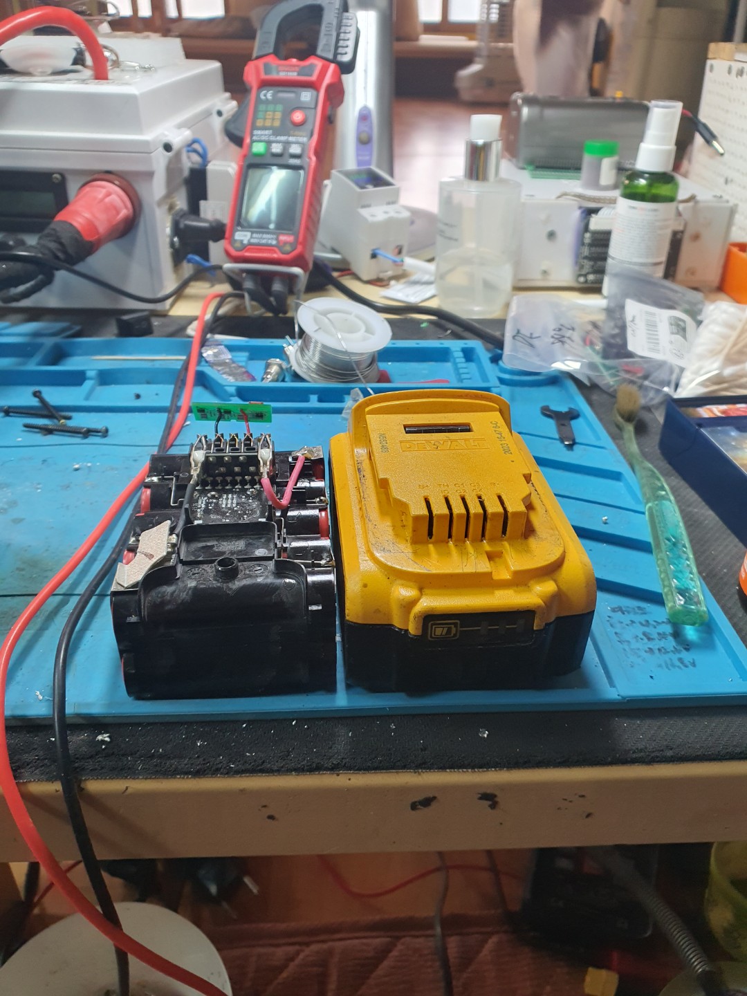 DIY 배터리 교체, 성공 vs 실패? 💡