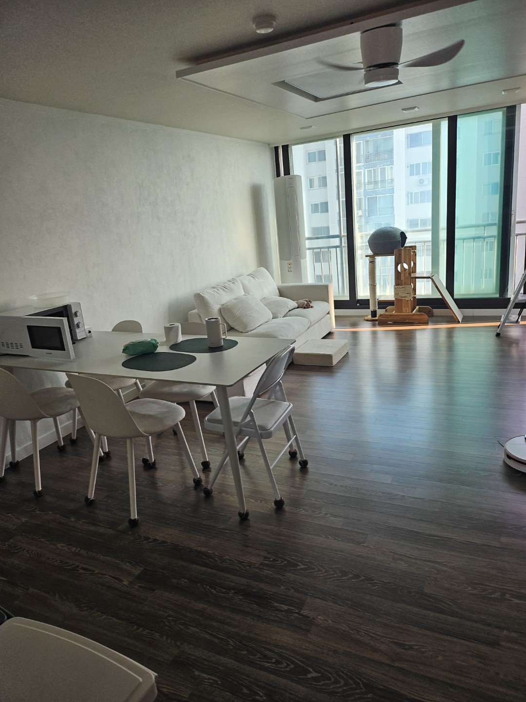 집사서 이사하면서 저렴하게 셀프 인테하고 살고 있네요~