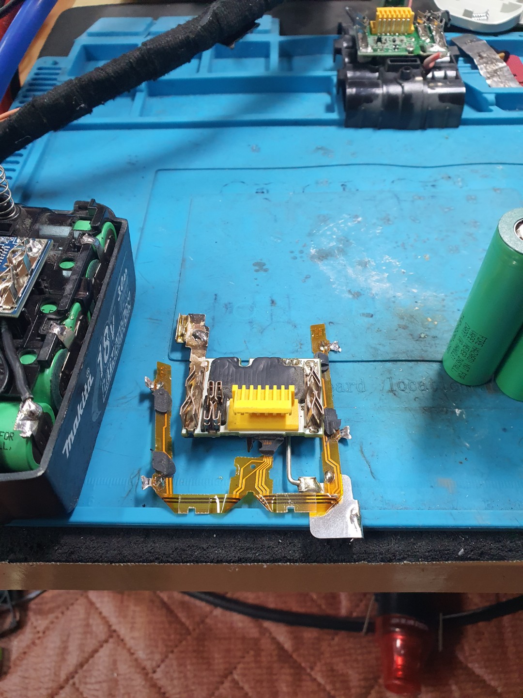 DIY 배터리 교체, 성공 vs 실패? 💡