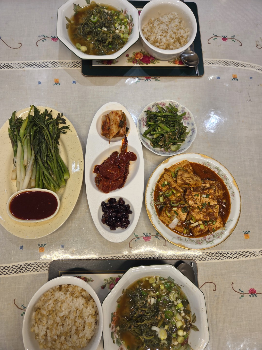 봄되니 풀밭밥상