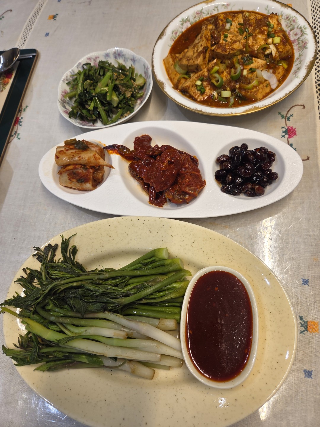 봄되니 풀밭밥상