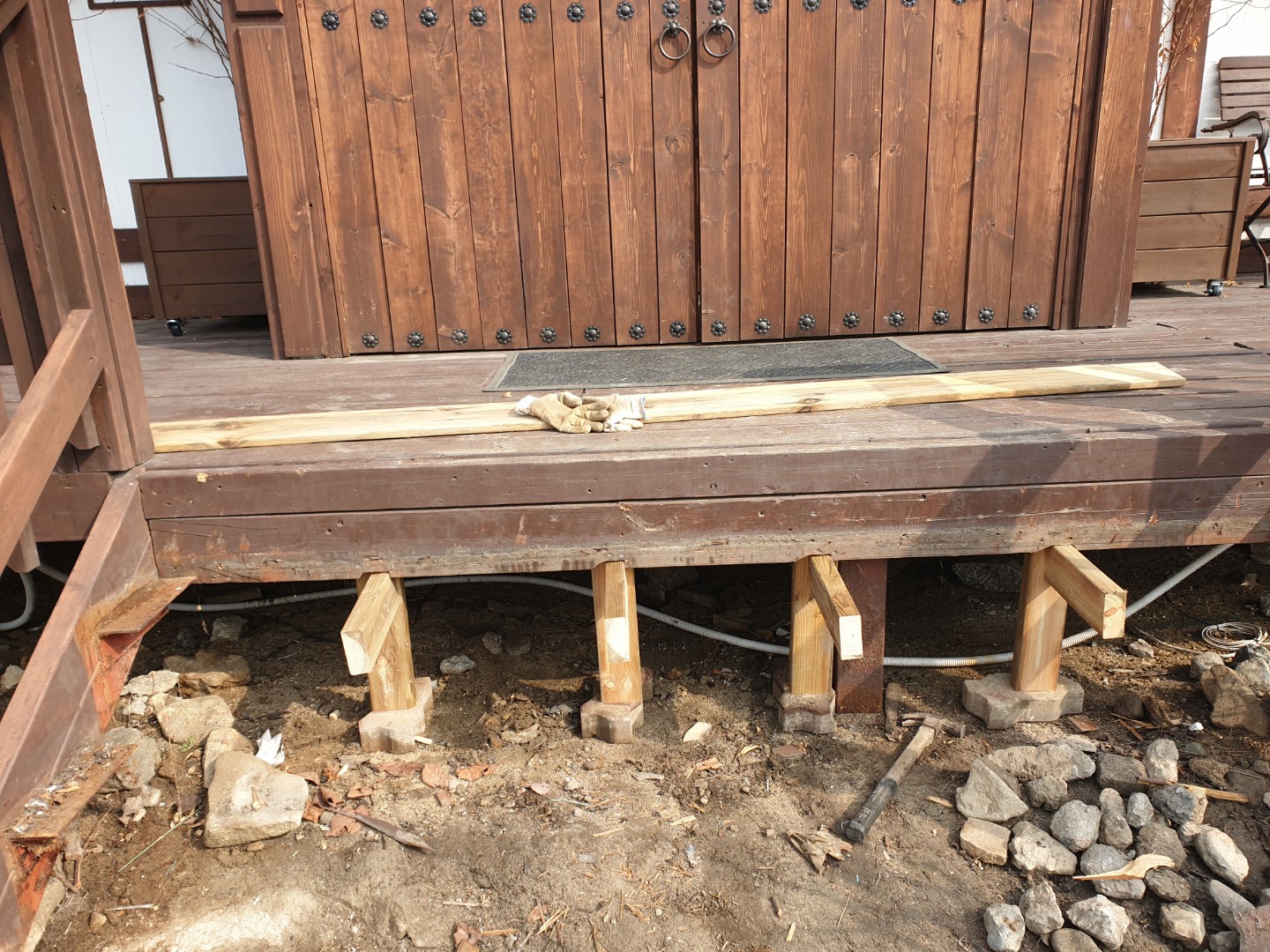 방부목 계단 설치 및 부분 수리