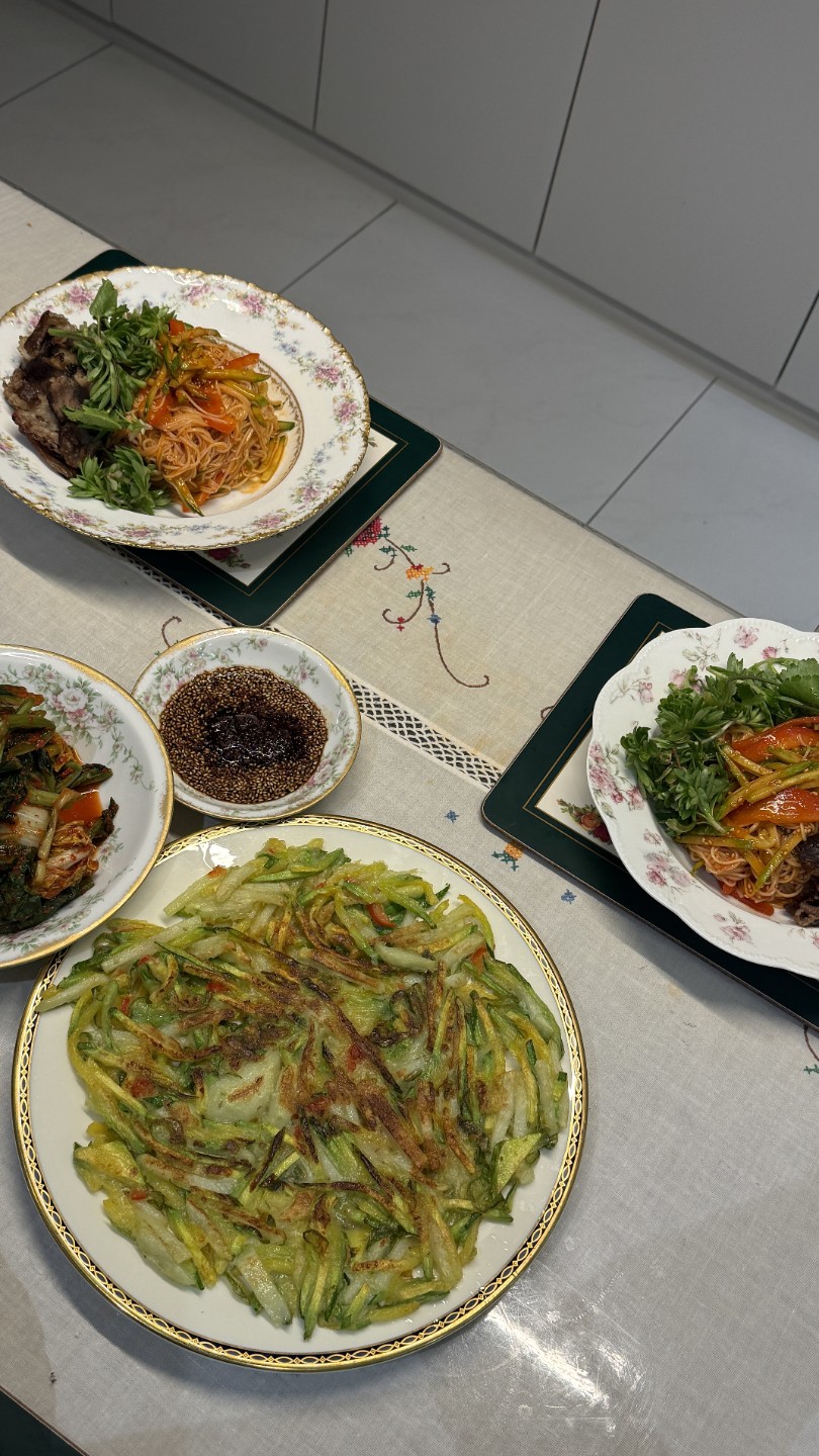 오늘은 비빔국수로 한끼