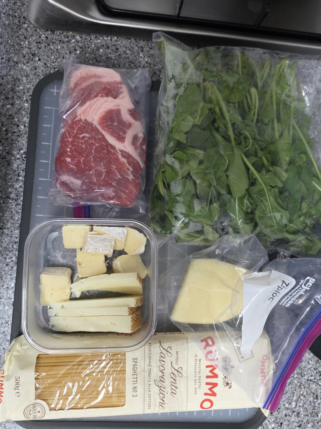 치즈 파스타 (브리치즈, 무농약 루꼴라)