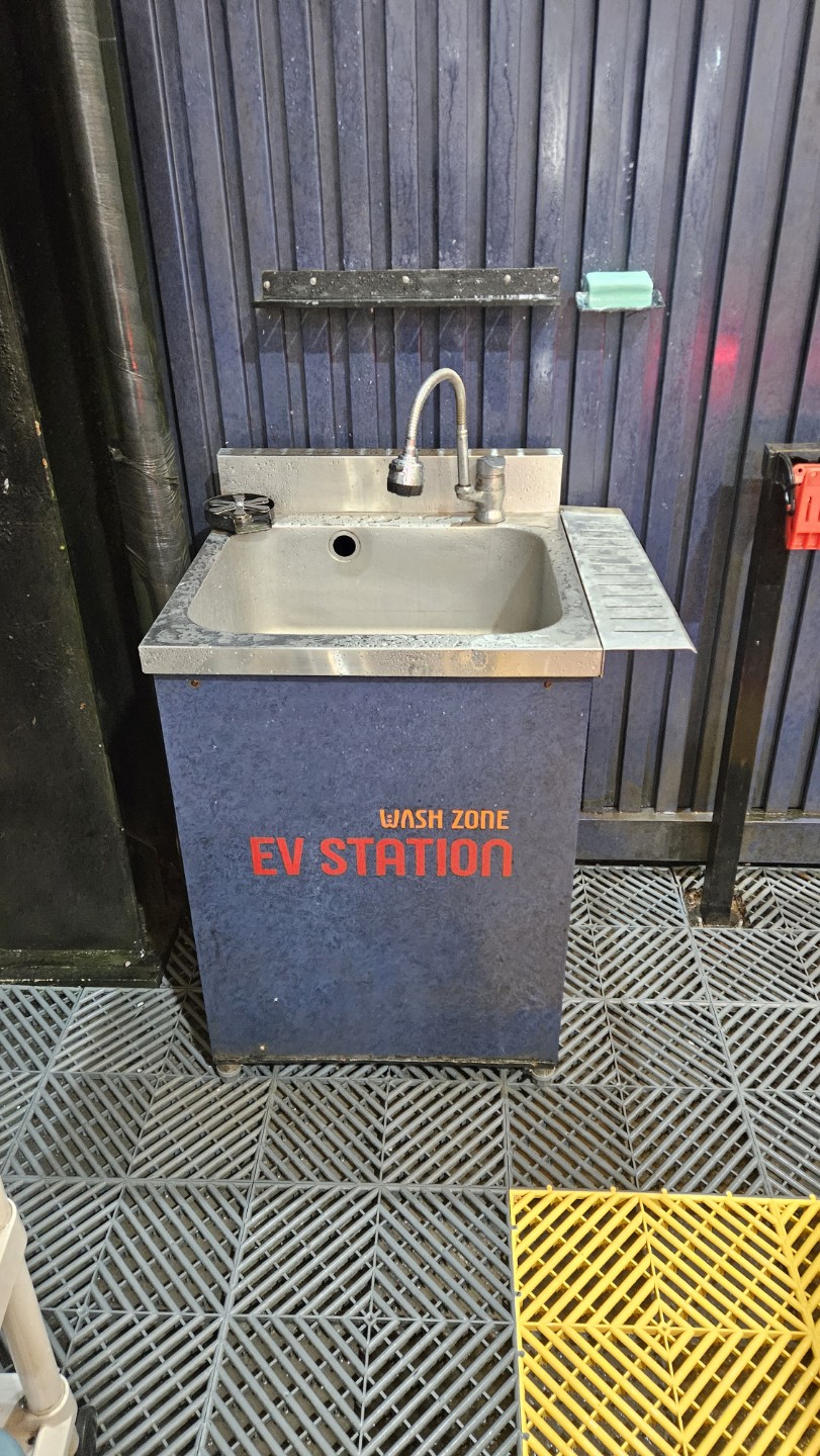 Post image 5
