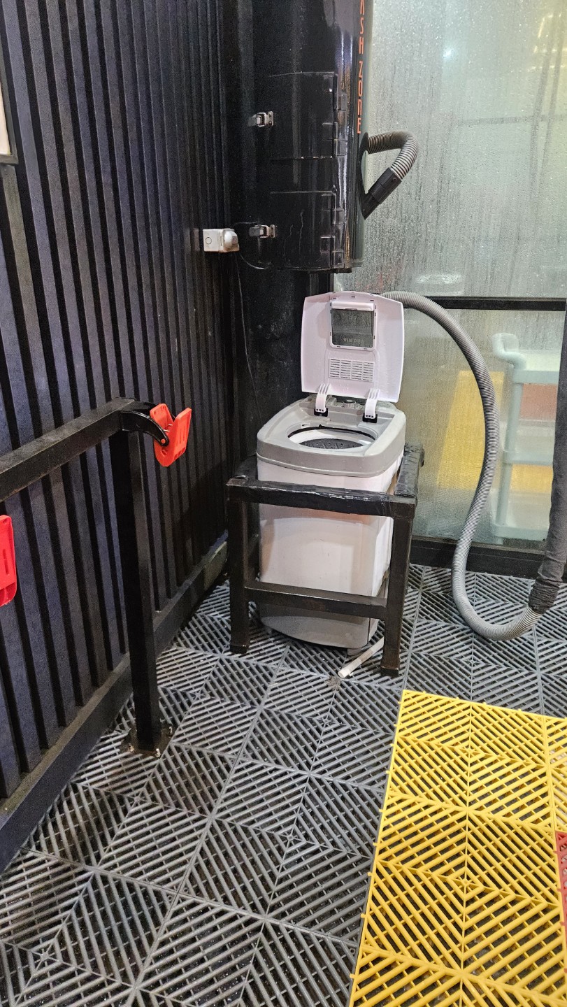 Post image 6