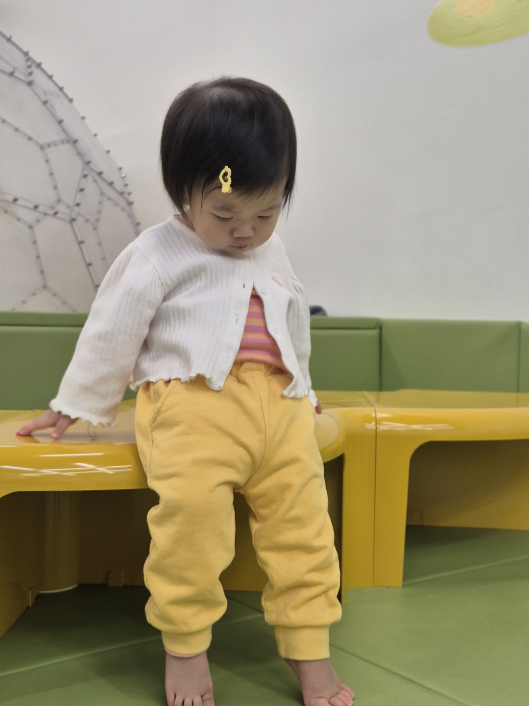 혼자서 숟가락으로 밥 먹을때 이렇게 컸나 싶어요