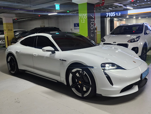 나의두번째 포르쉐 타이칸