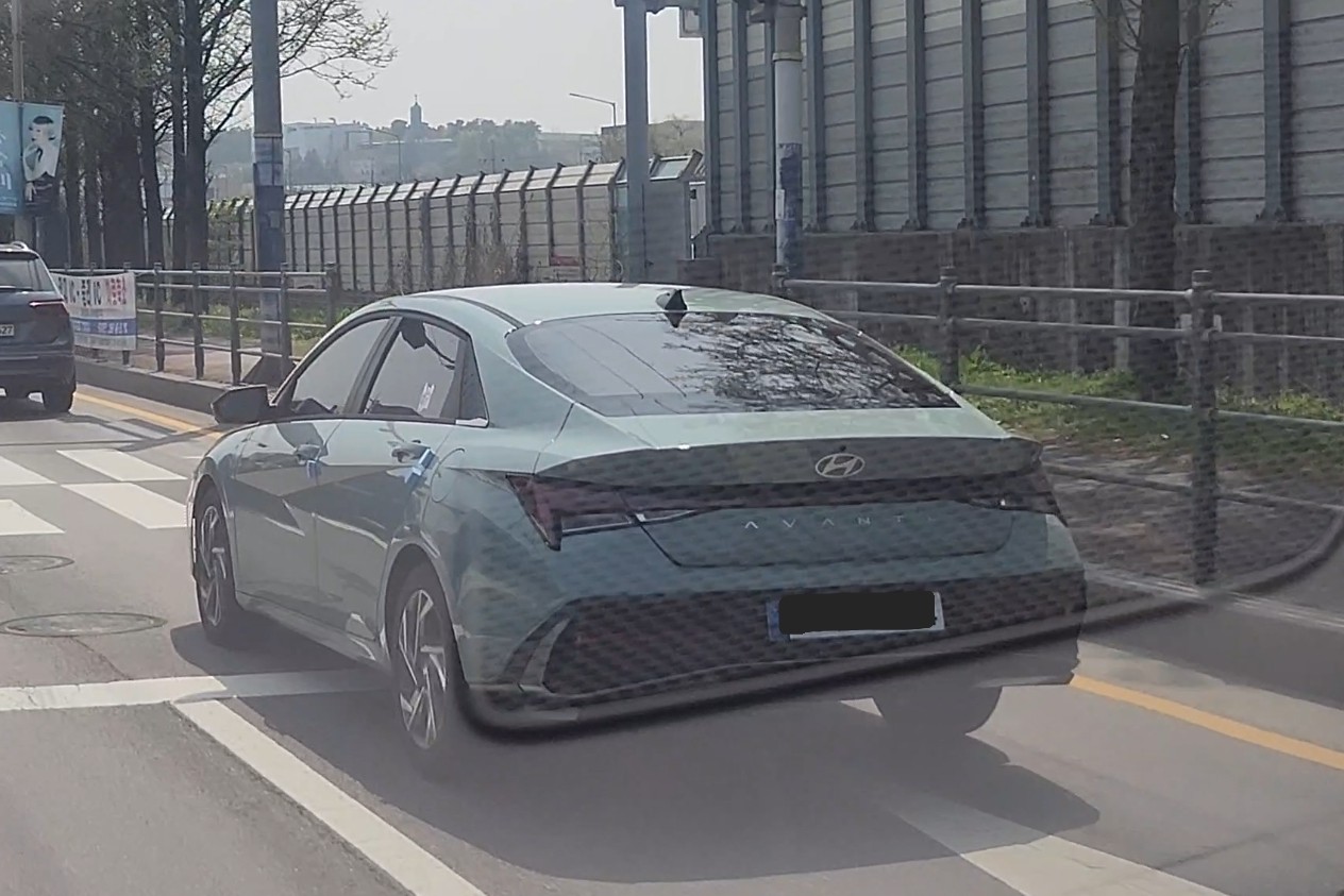 아반떼 색상 무엇?