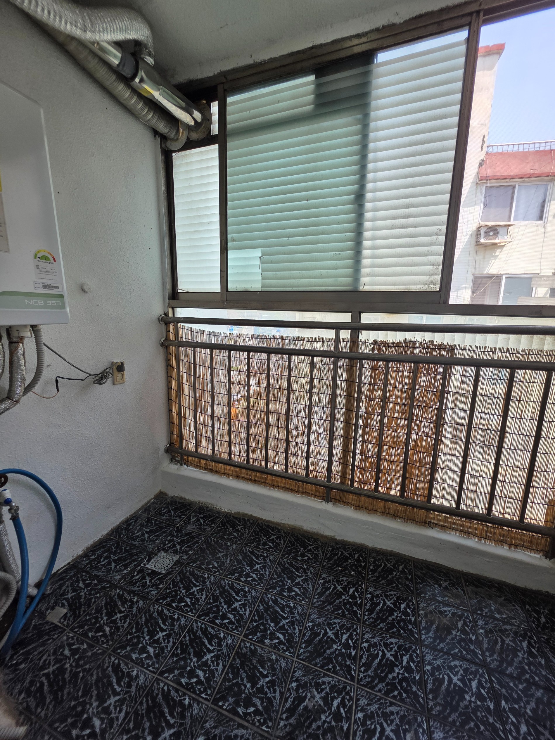 Post image 10