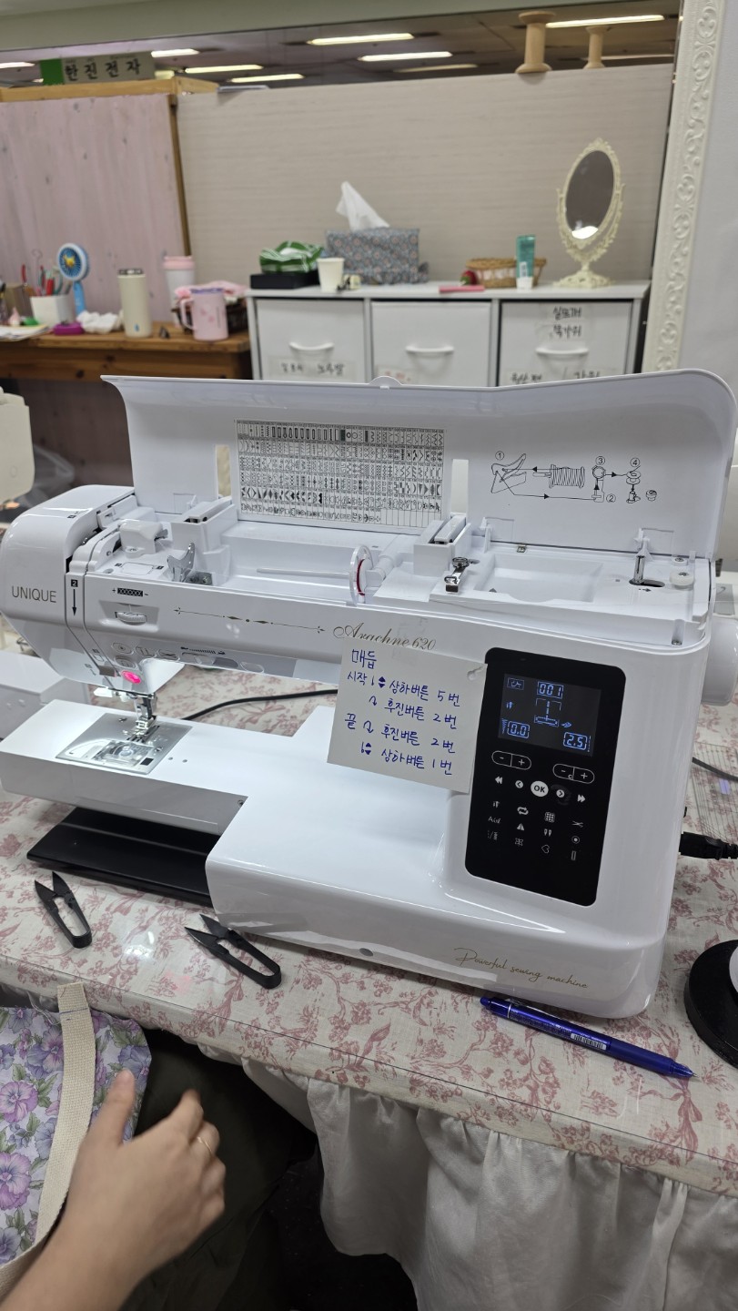 Post image 18