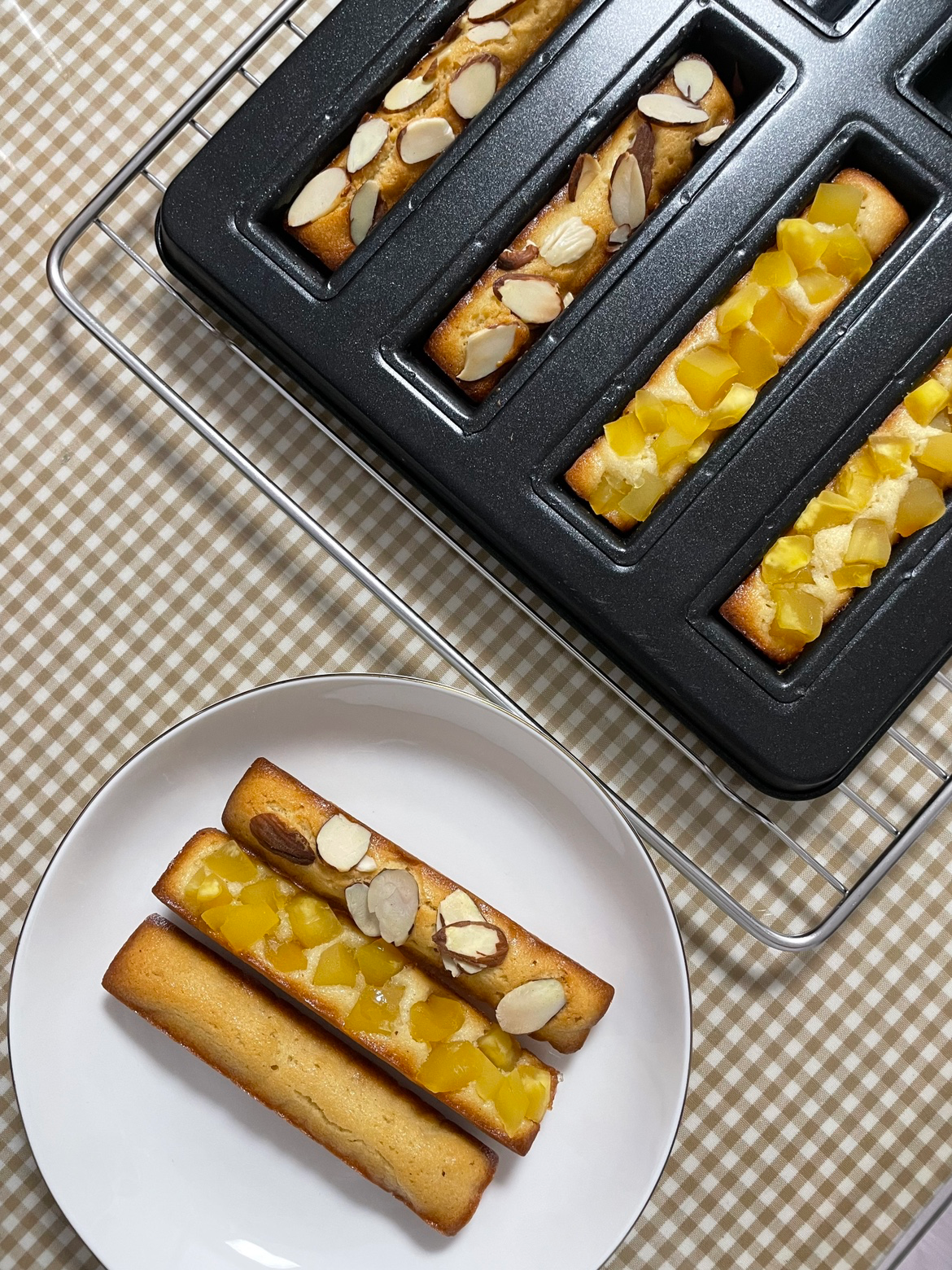 오븐사고 처음 만들었던 휘낭시에입니다!