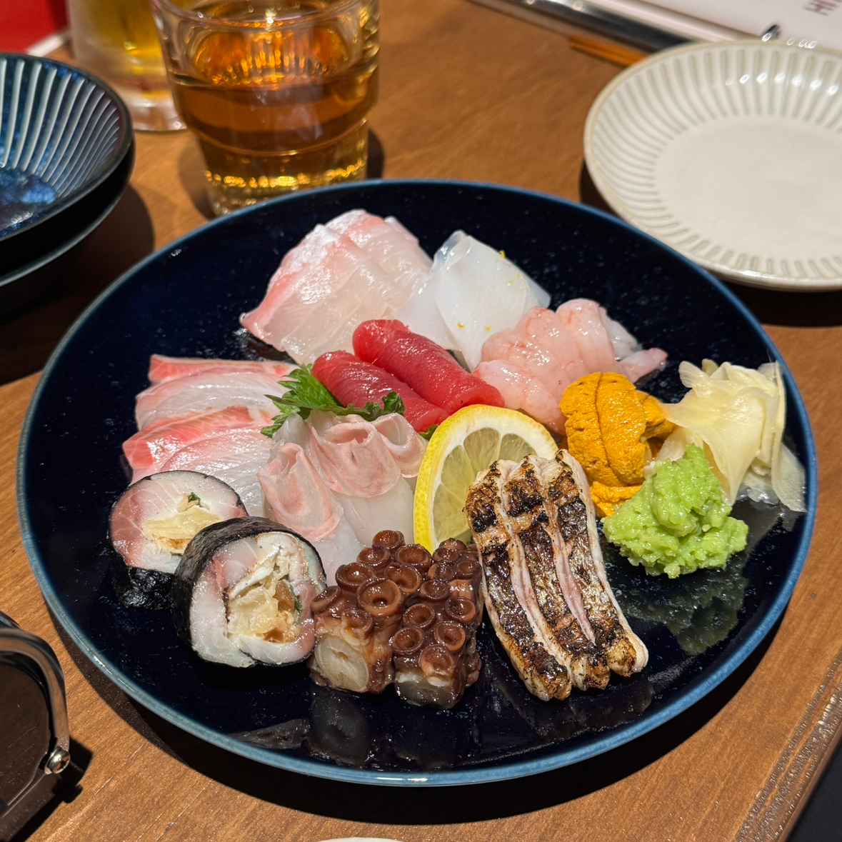 나 회 못 먹는데 여기 숙성회는 다 먹음;