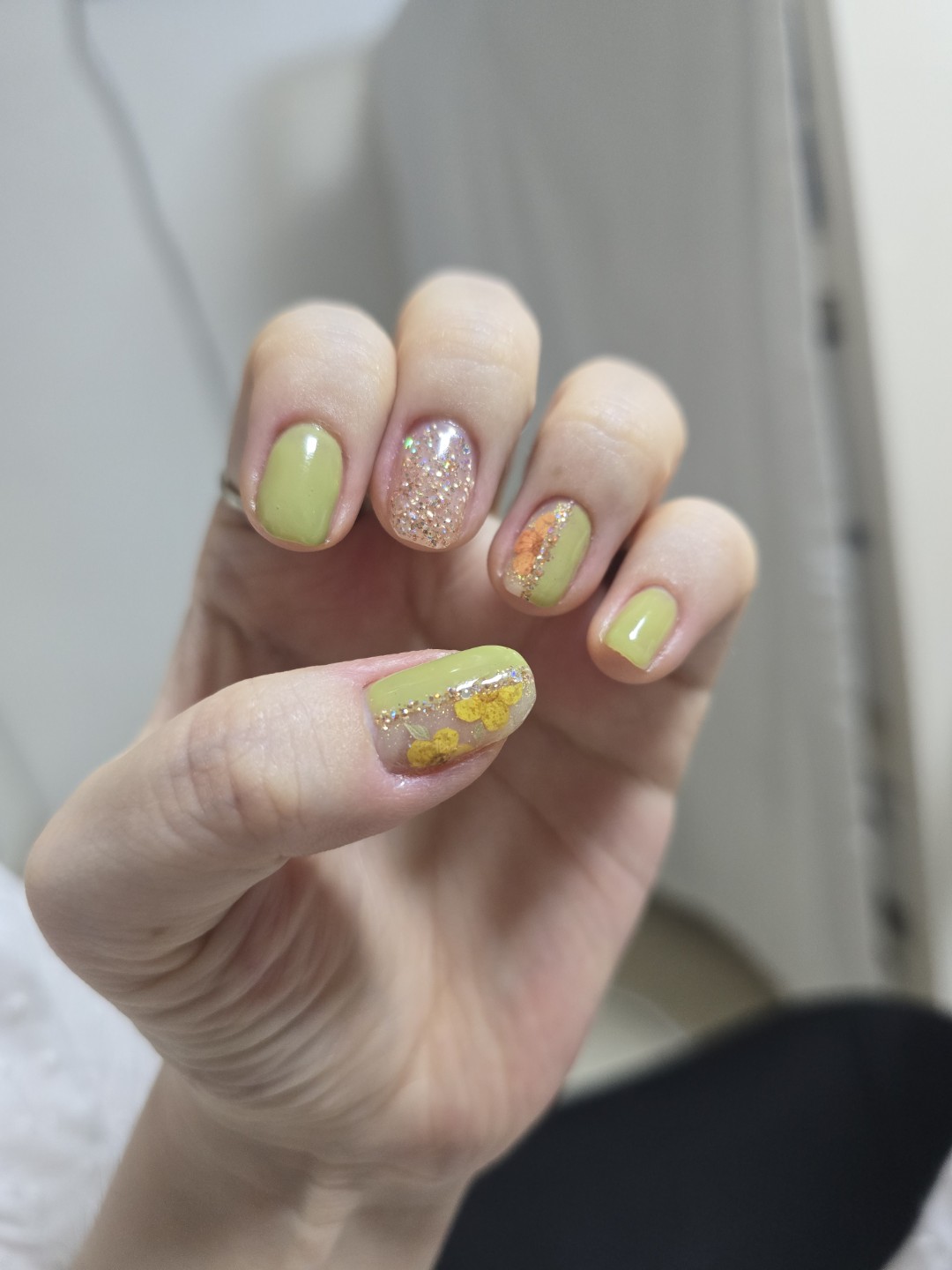 왼손은 화려하게 오른손은 간단하게🤭