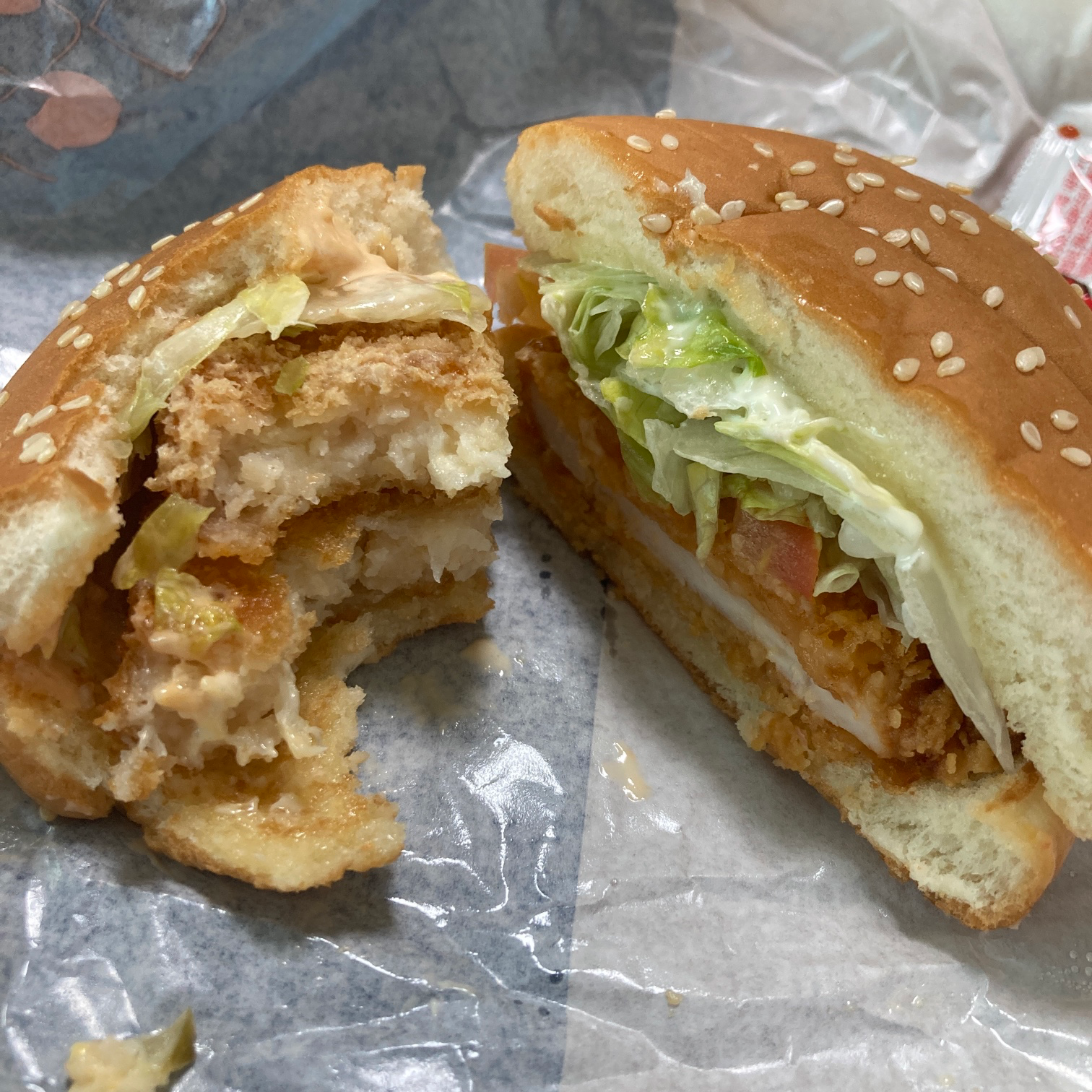 롯데리아 쿠폰 받아놓으세요~ 버거2개 음료2잔!