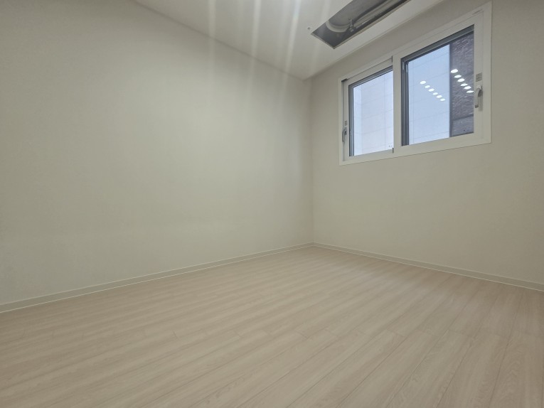 Post image 22