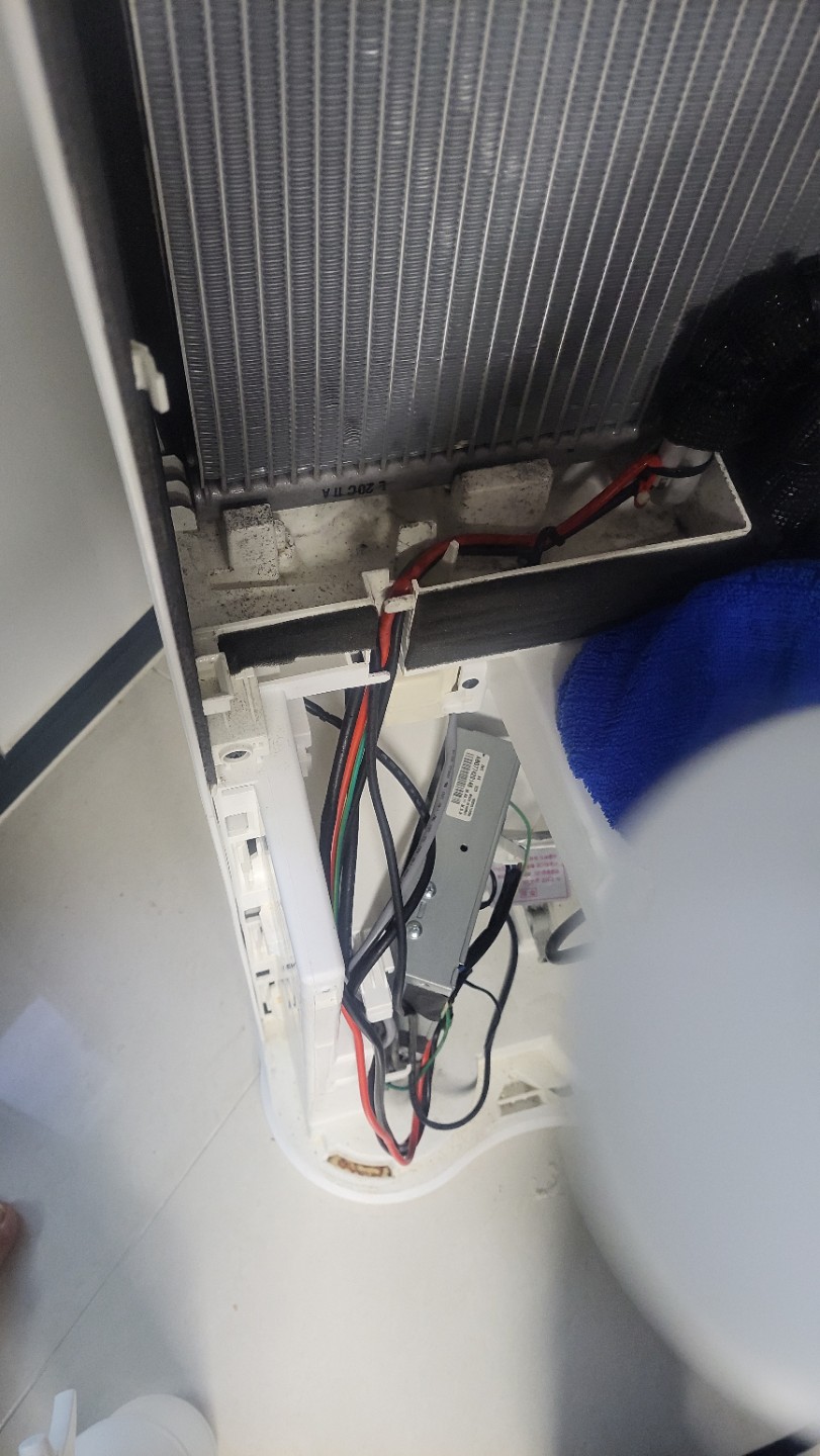 Post image 3