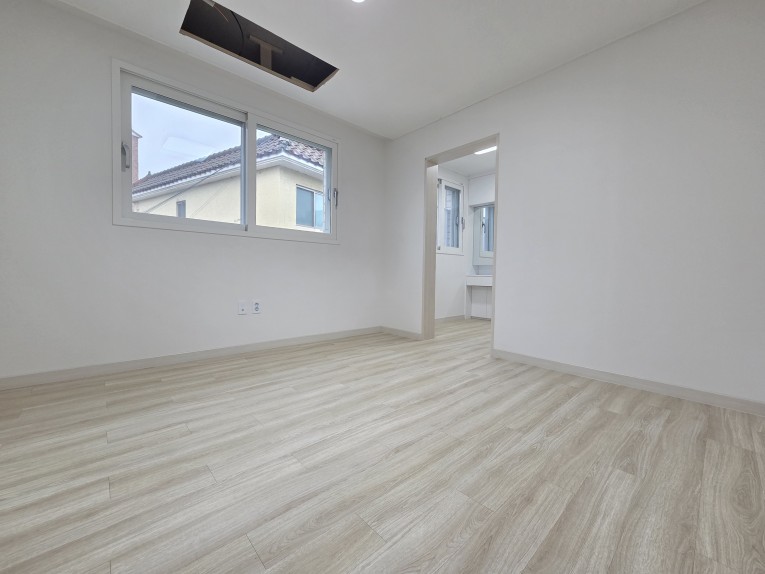 Post image 19