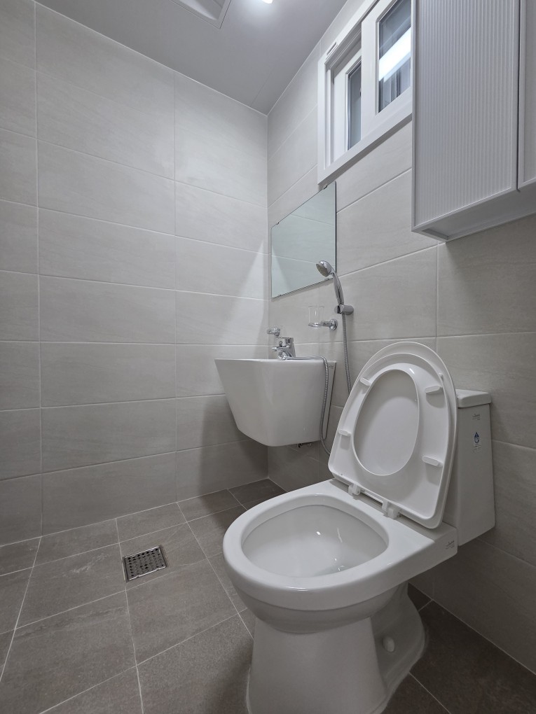 Post image 22
