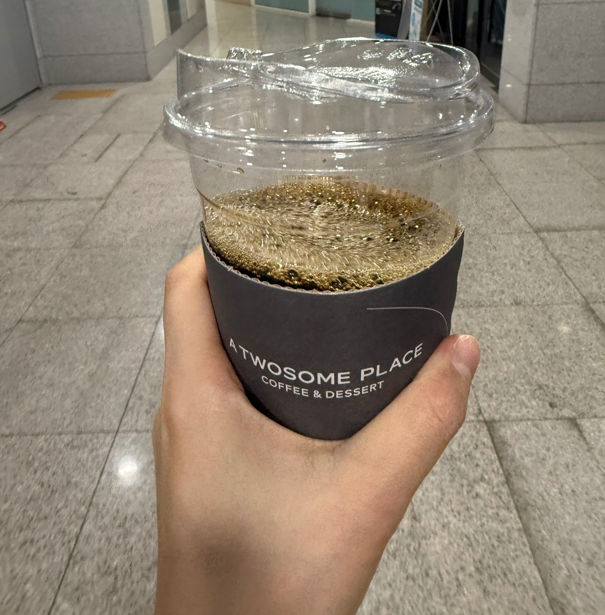 투썸 콜드브루 얼음빼고 입니당