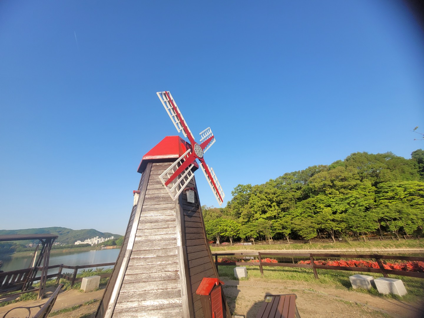 Post image 4