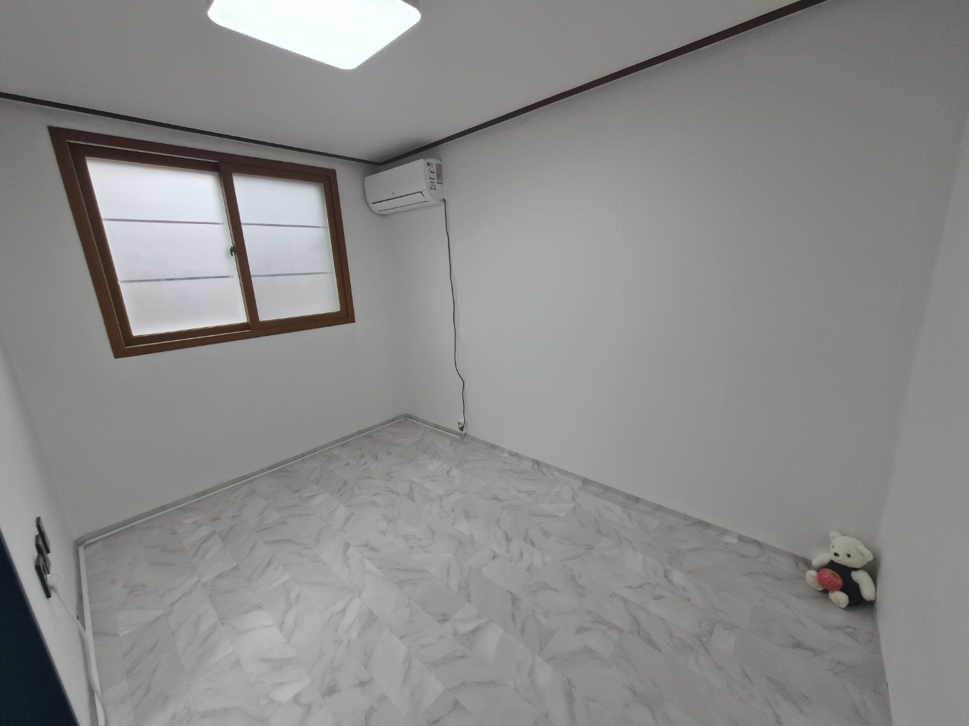 Post image 10