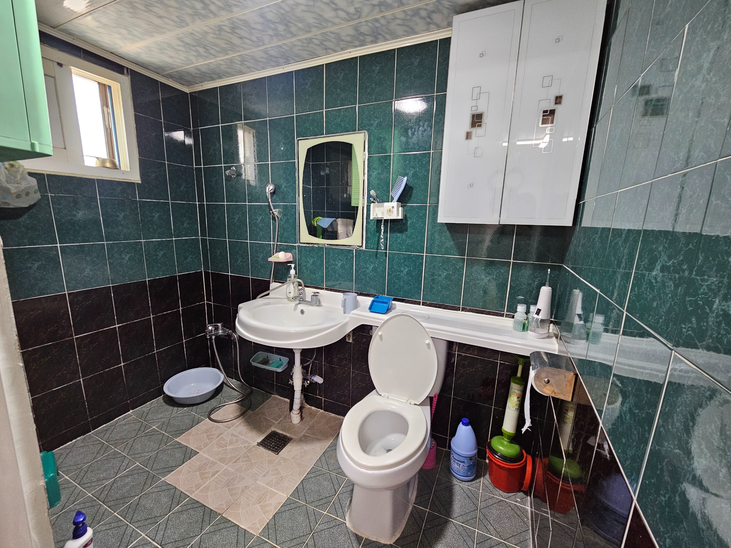 Post image 11