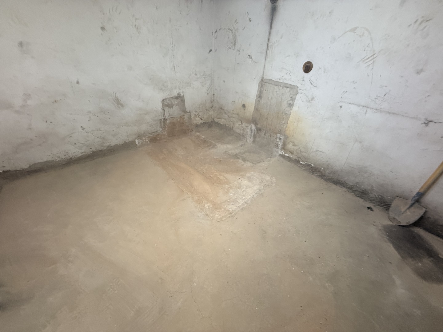 Post image 12