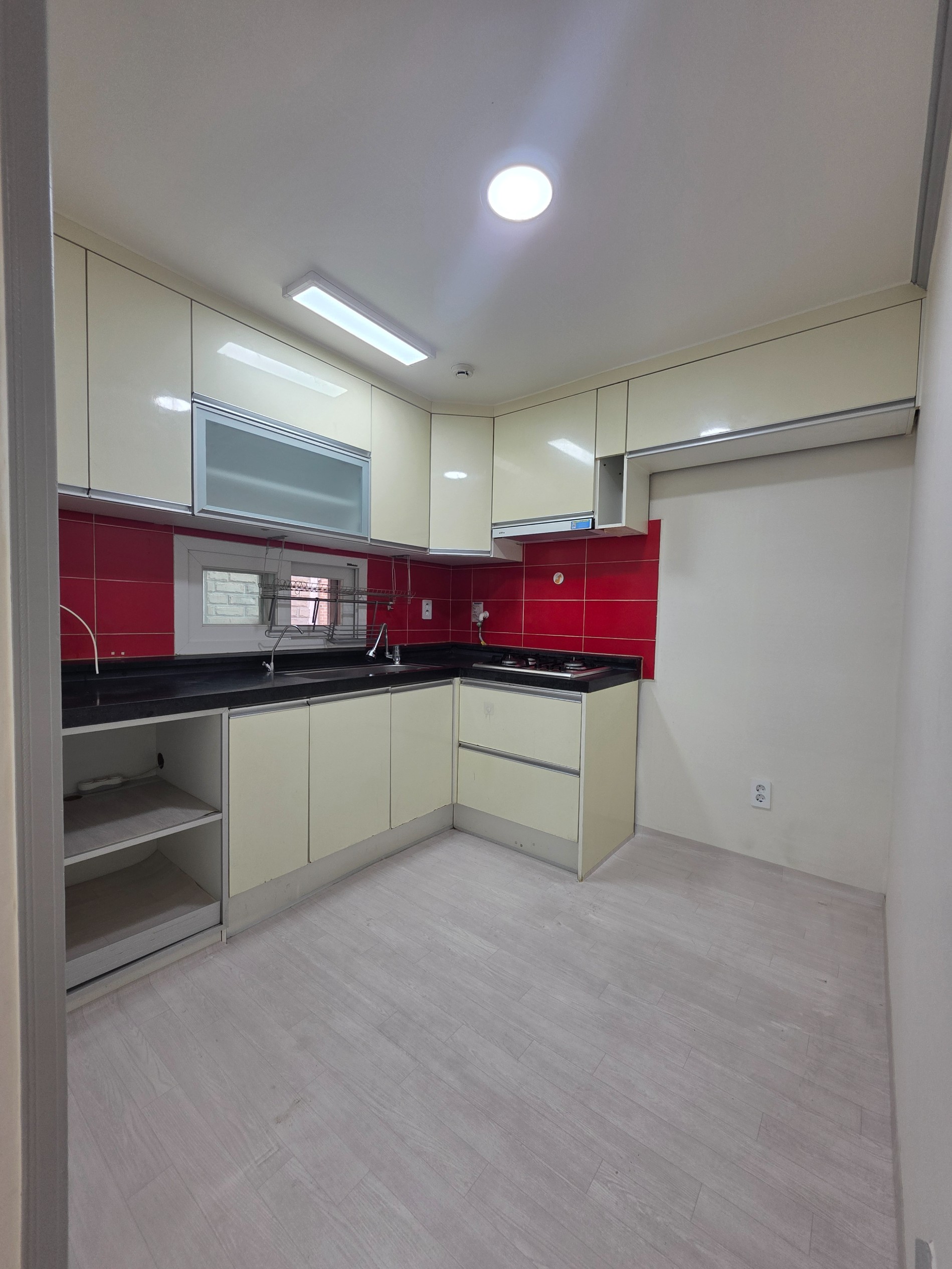 Post image 11
