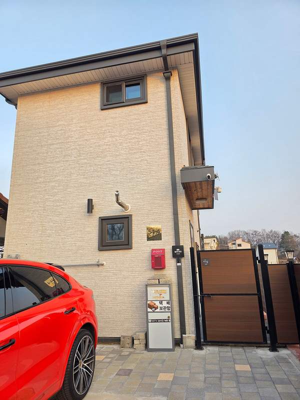 Post image 18