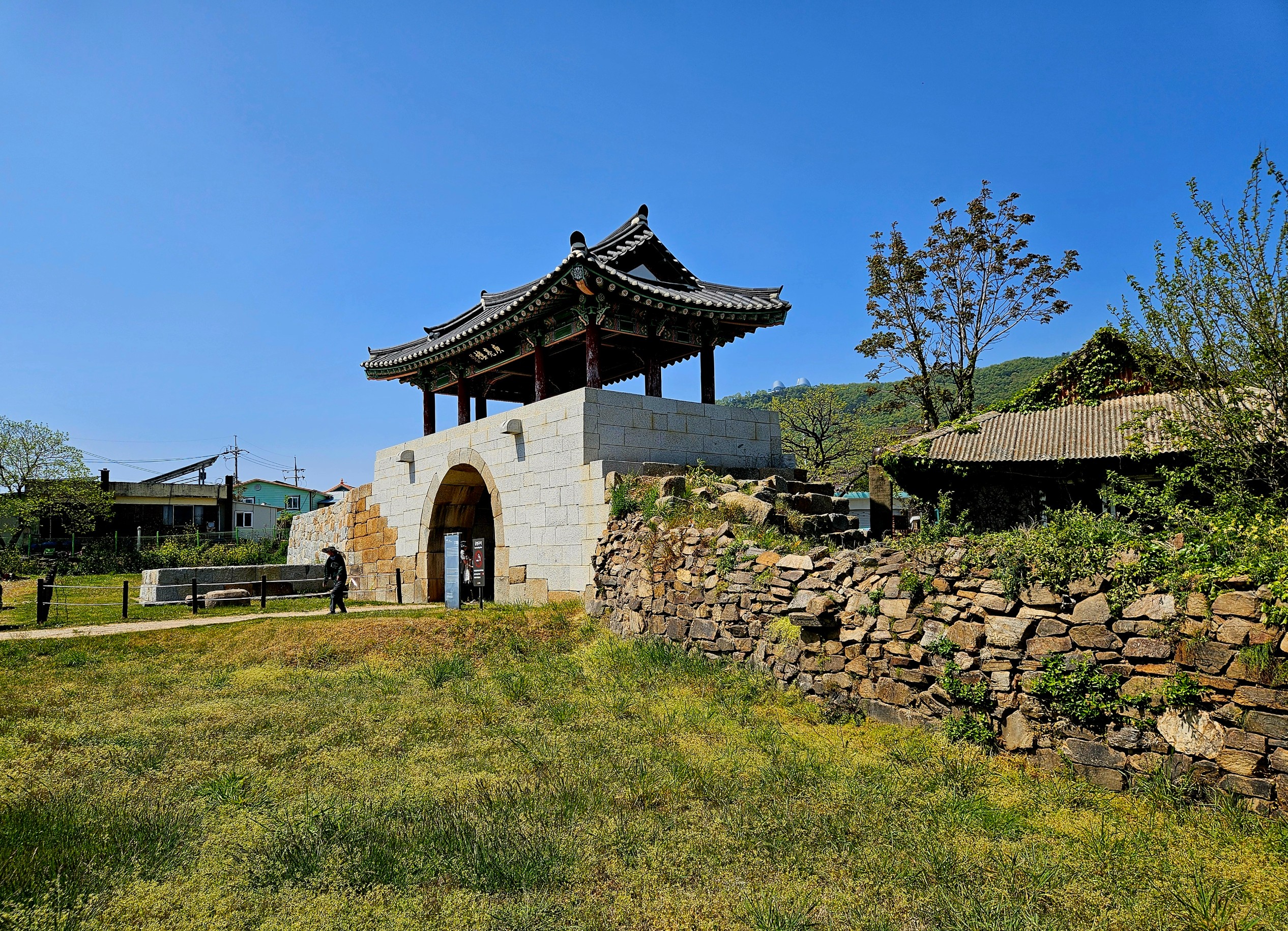Post image 19