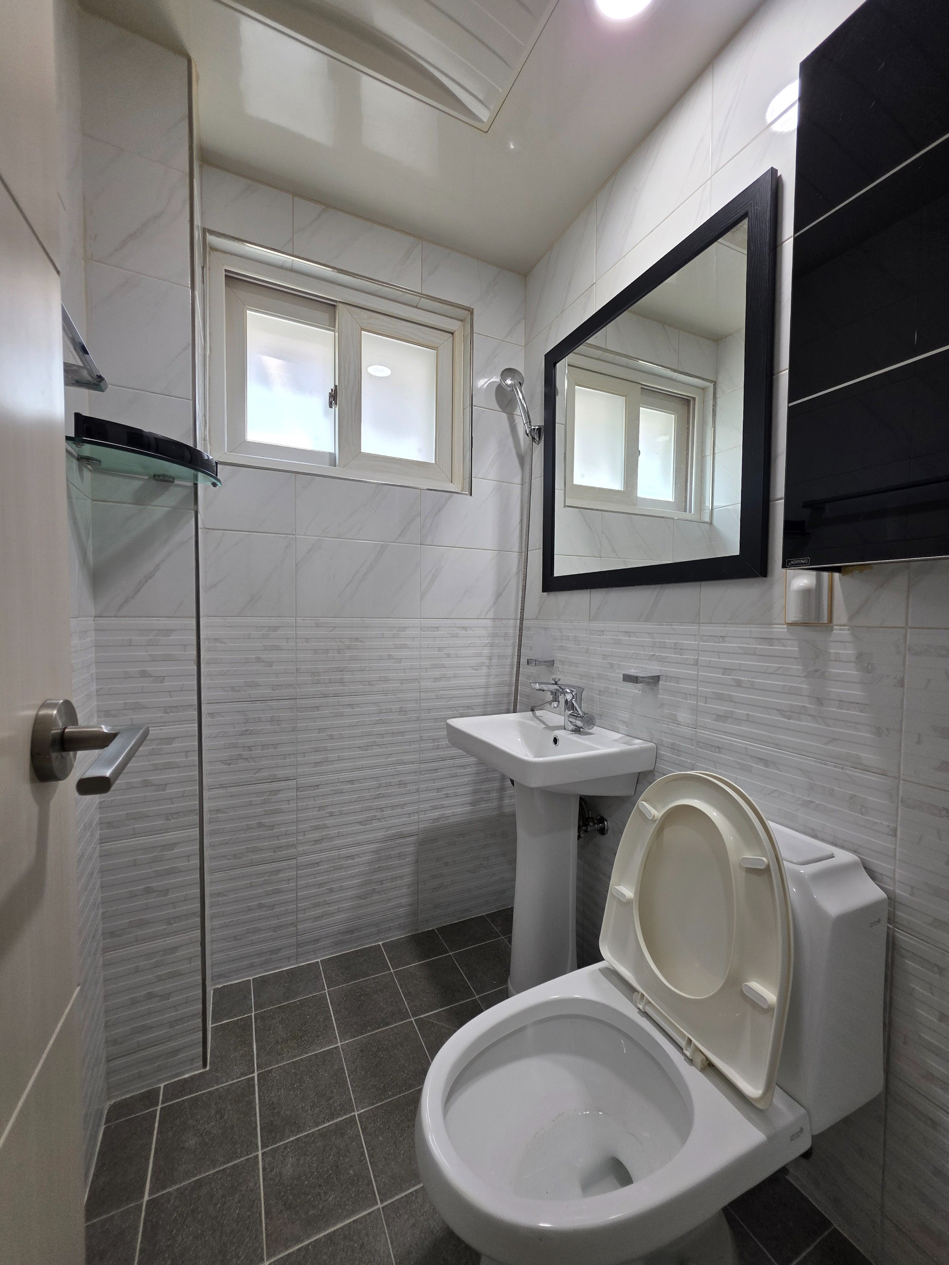 Post image 10