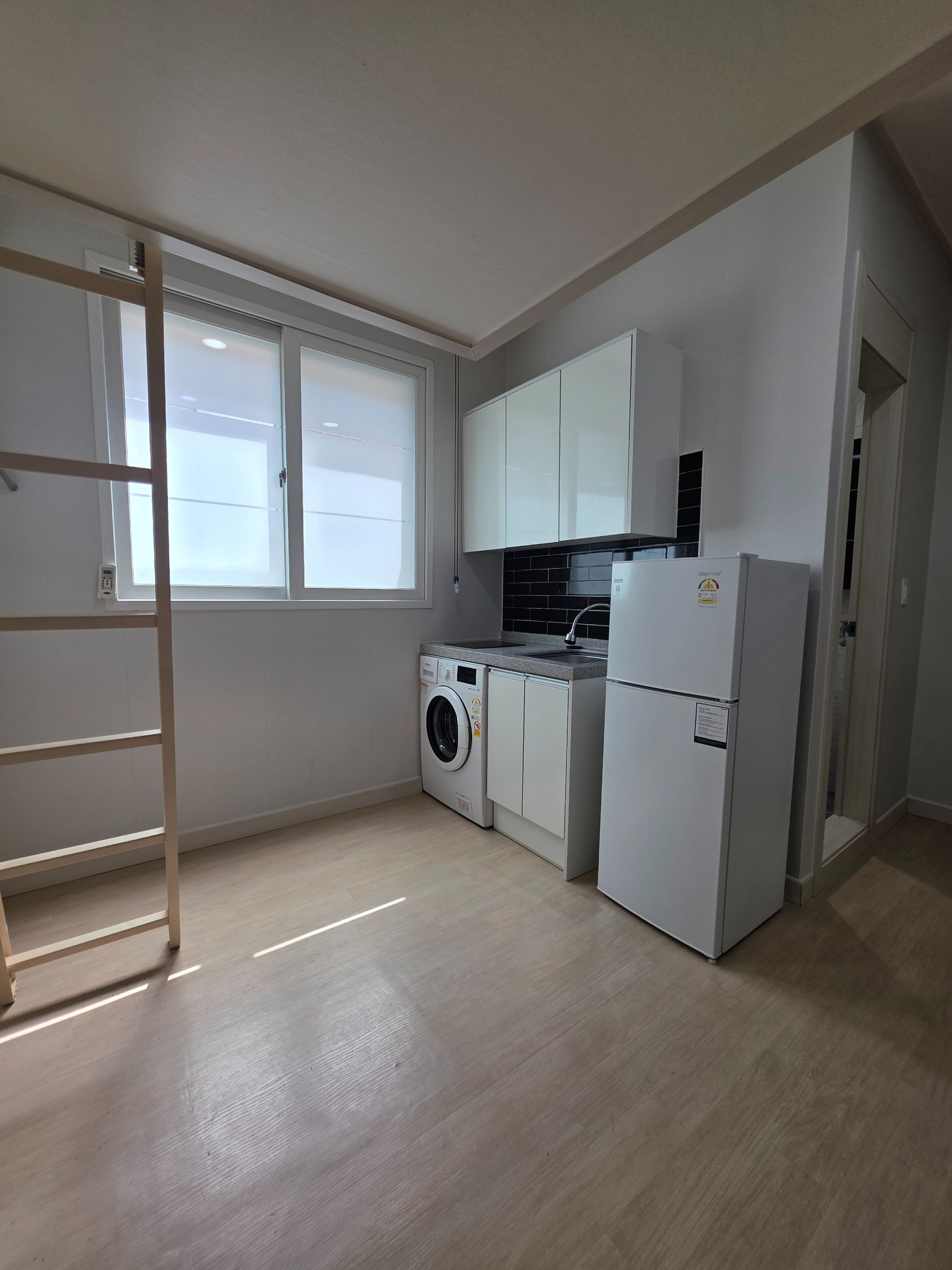 Post image 8