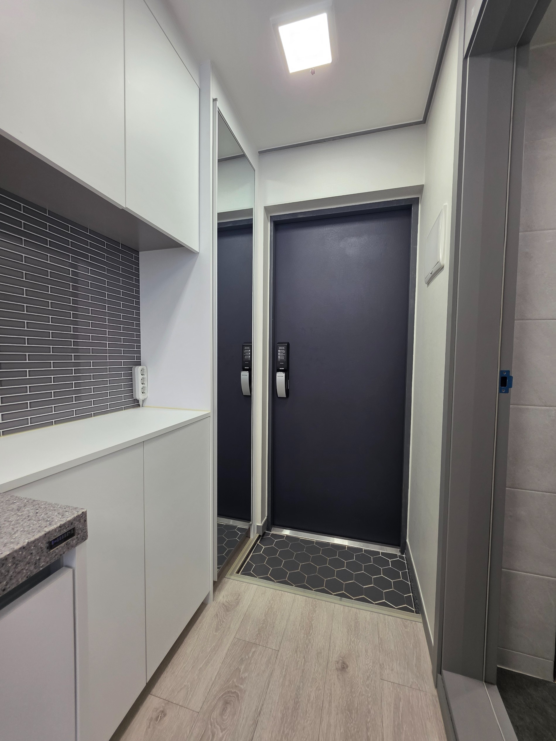 Post image 12