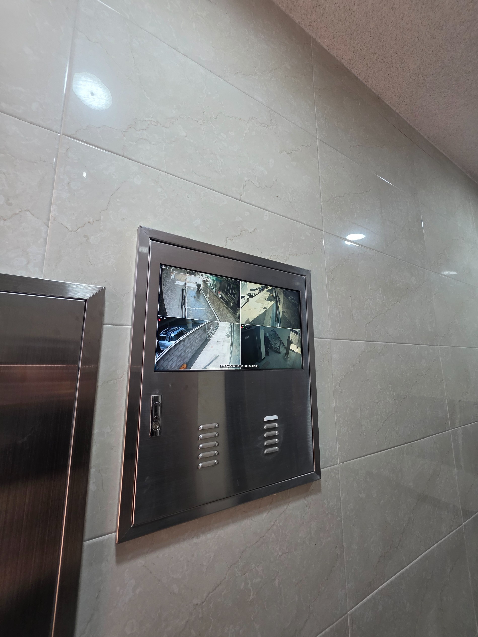 Post image 16