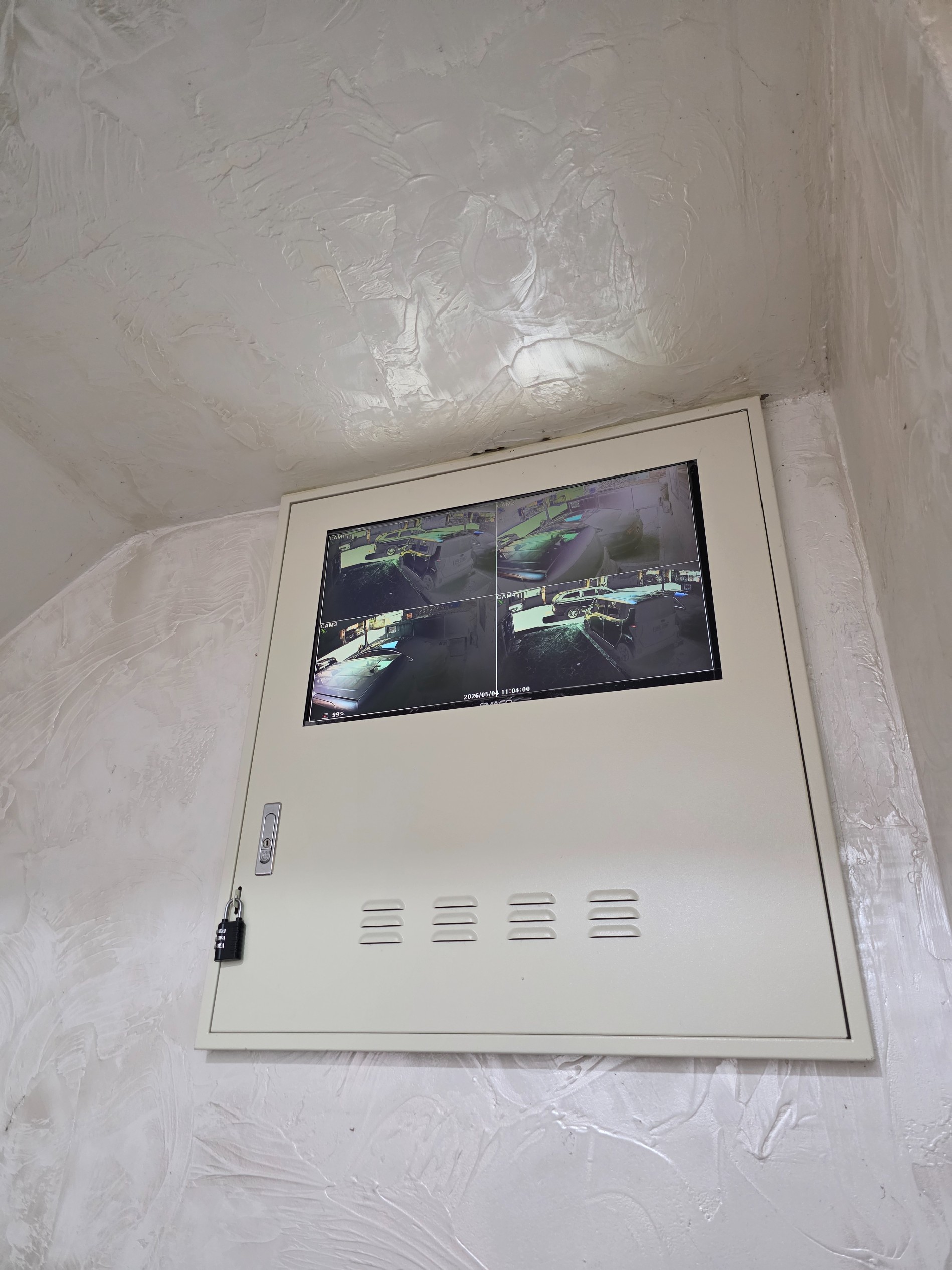 Post image 11
