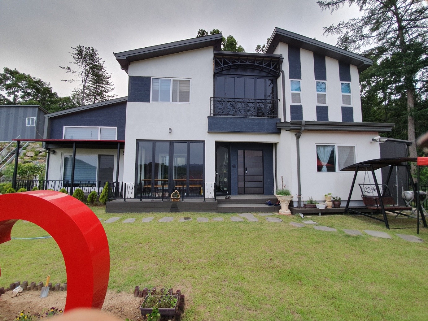 Post image 1