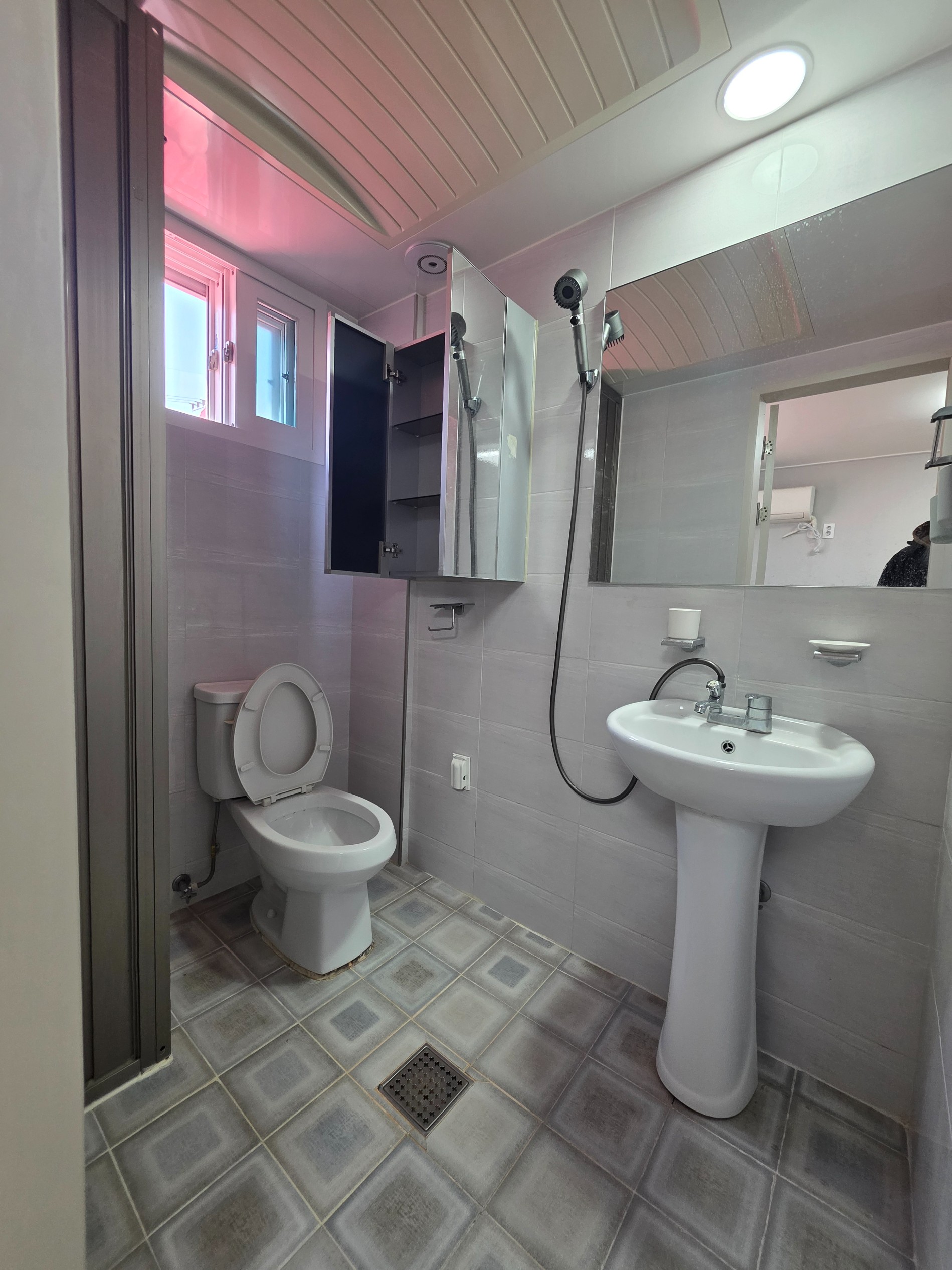 Post image 10