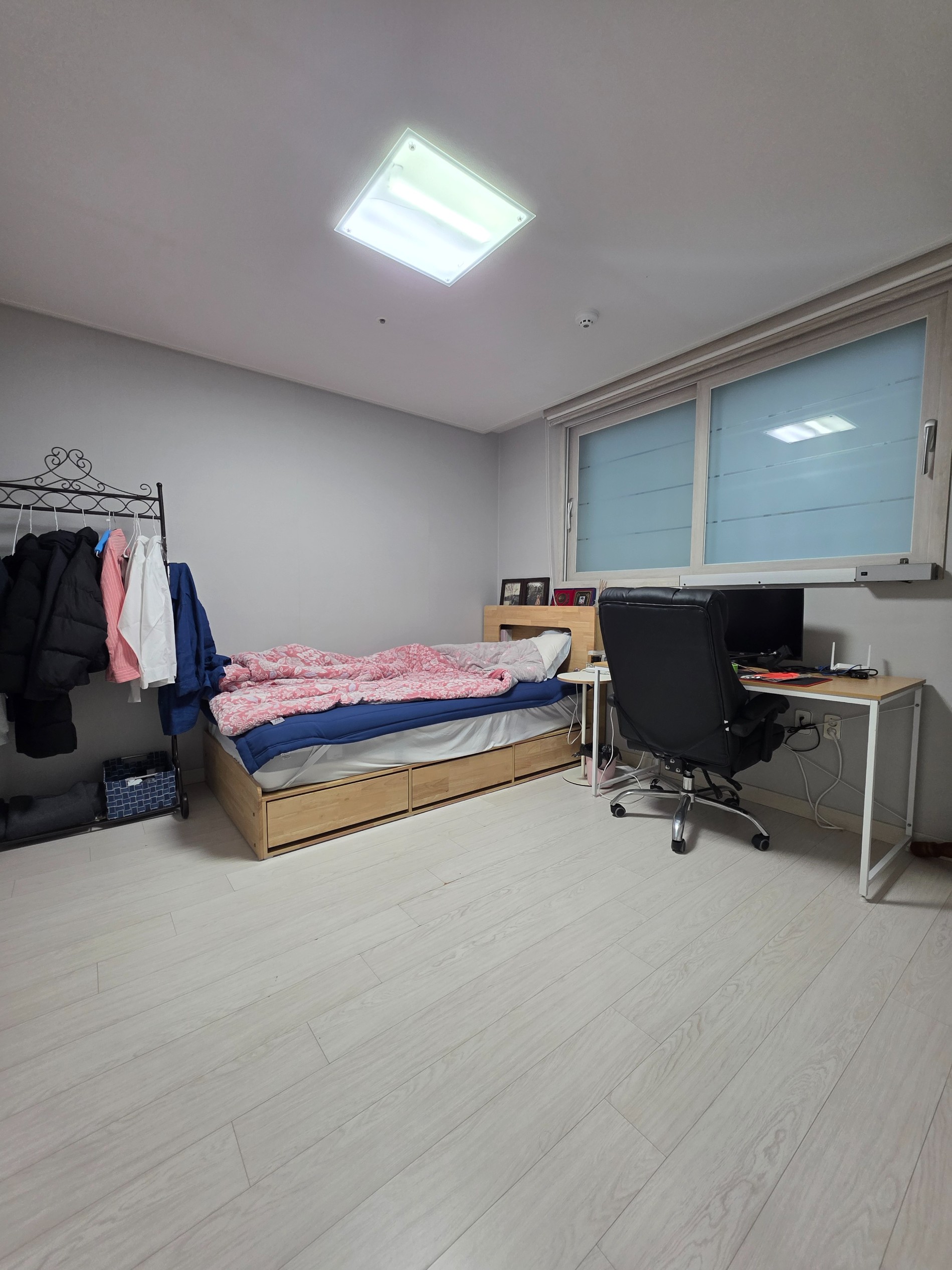Post image 10