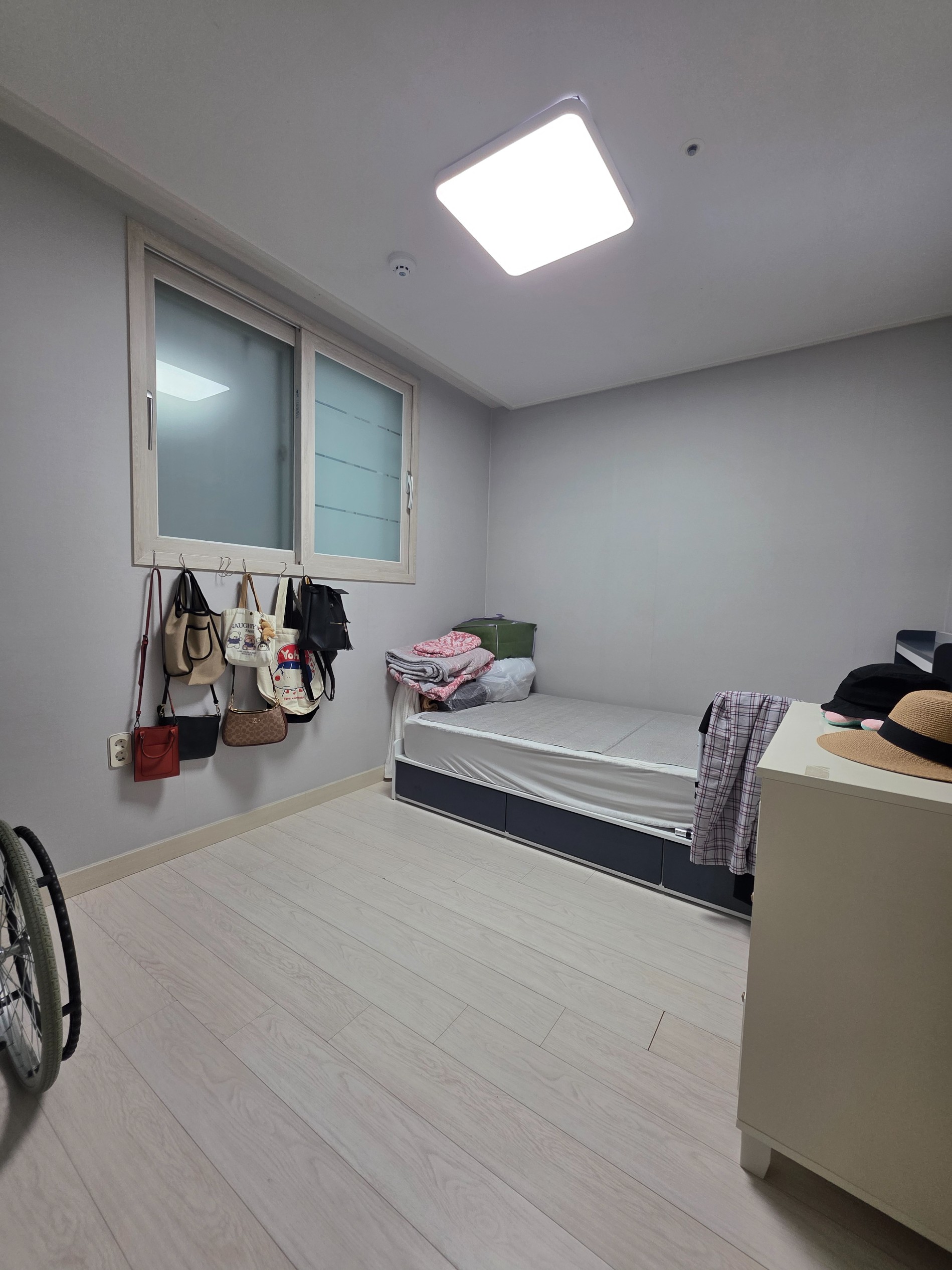 Post image 12