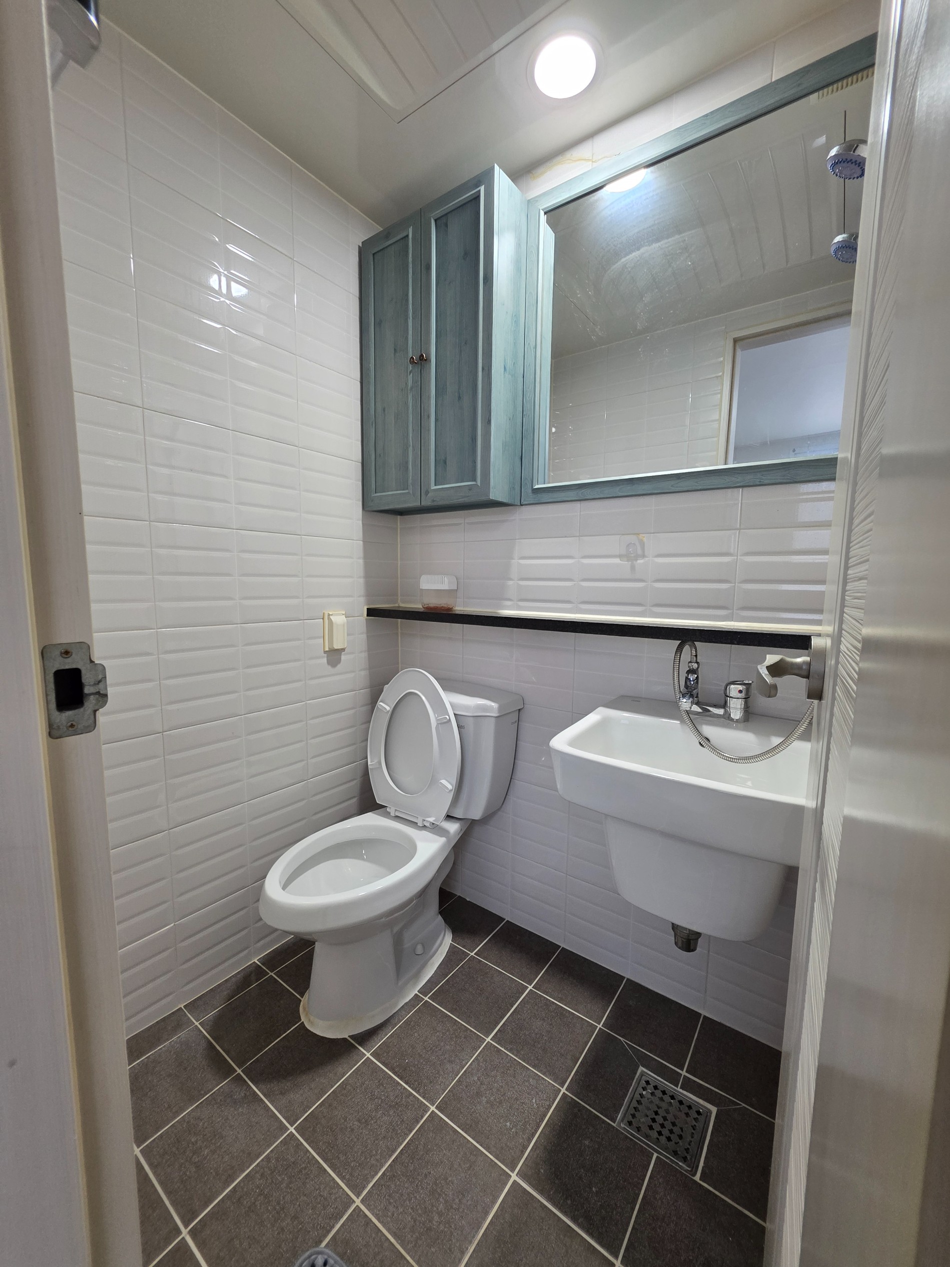 Post image 11