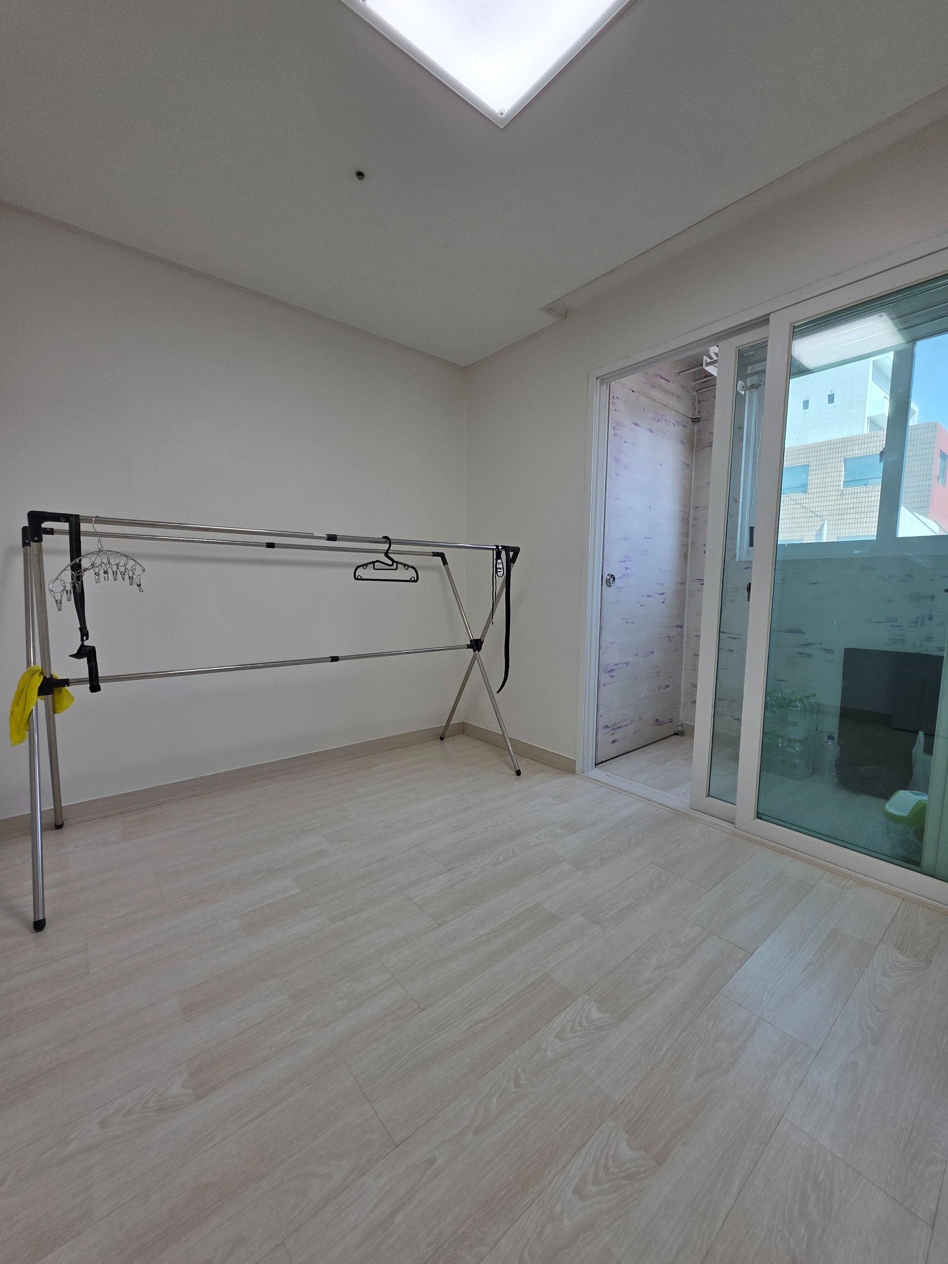 Post image 12